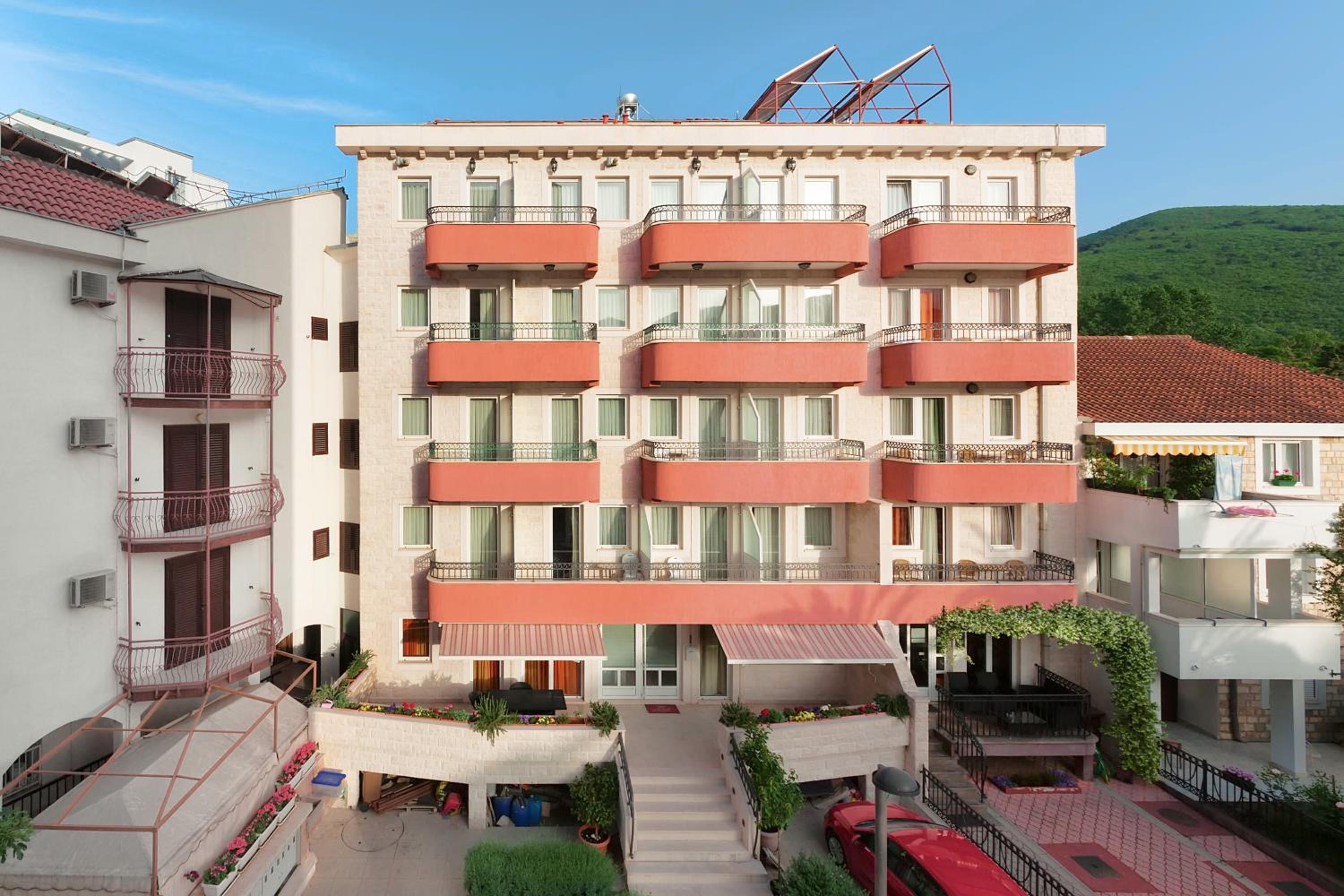 Hotel Apartments Ivona - Image 1