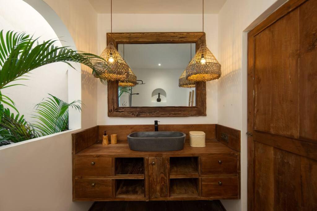 Casa Bunga Raya - Luxury 3BR Mediterranean Umalas Villa Bfast & Butler view 4