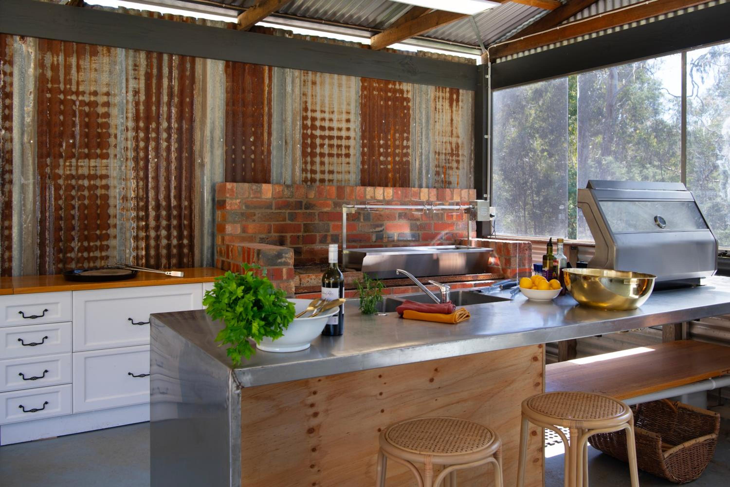 Kangaroo Estate Farmstead 8 bedroom Daylesford 17 Pax Weddings