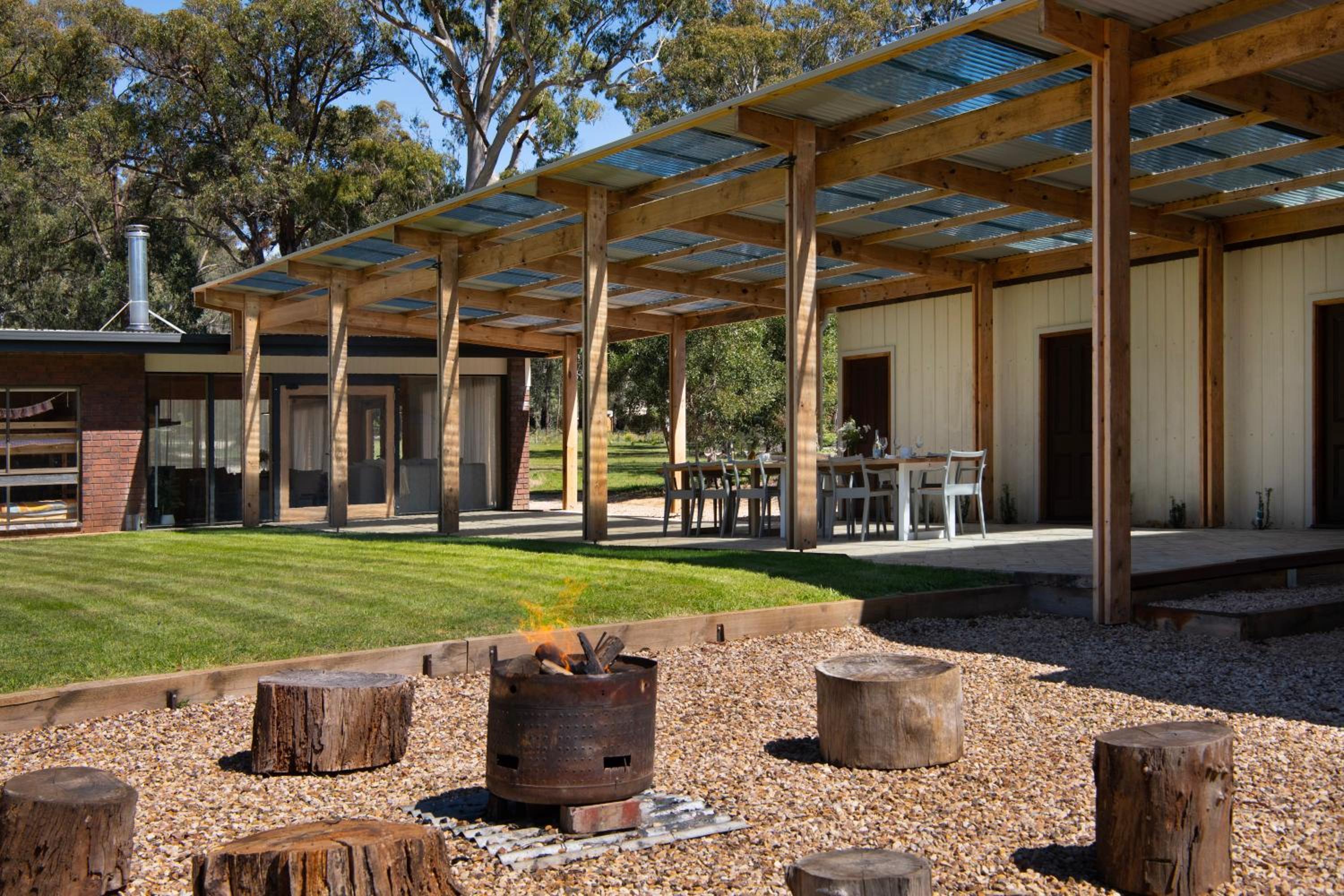 Kangaroo Estate Farmstead 8 bedroom Daylesford 17 Pax Weddings