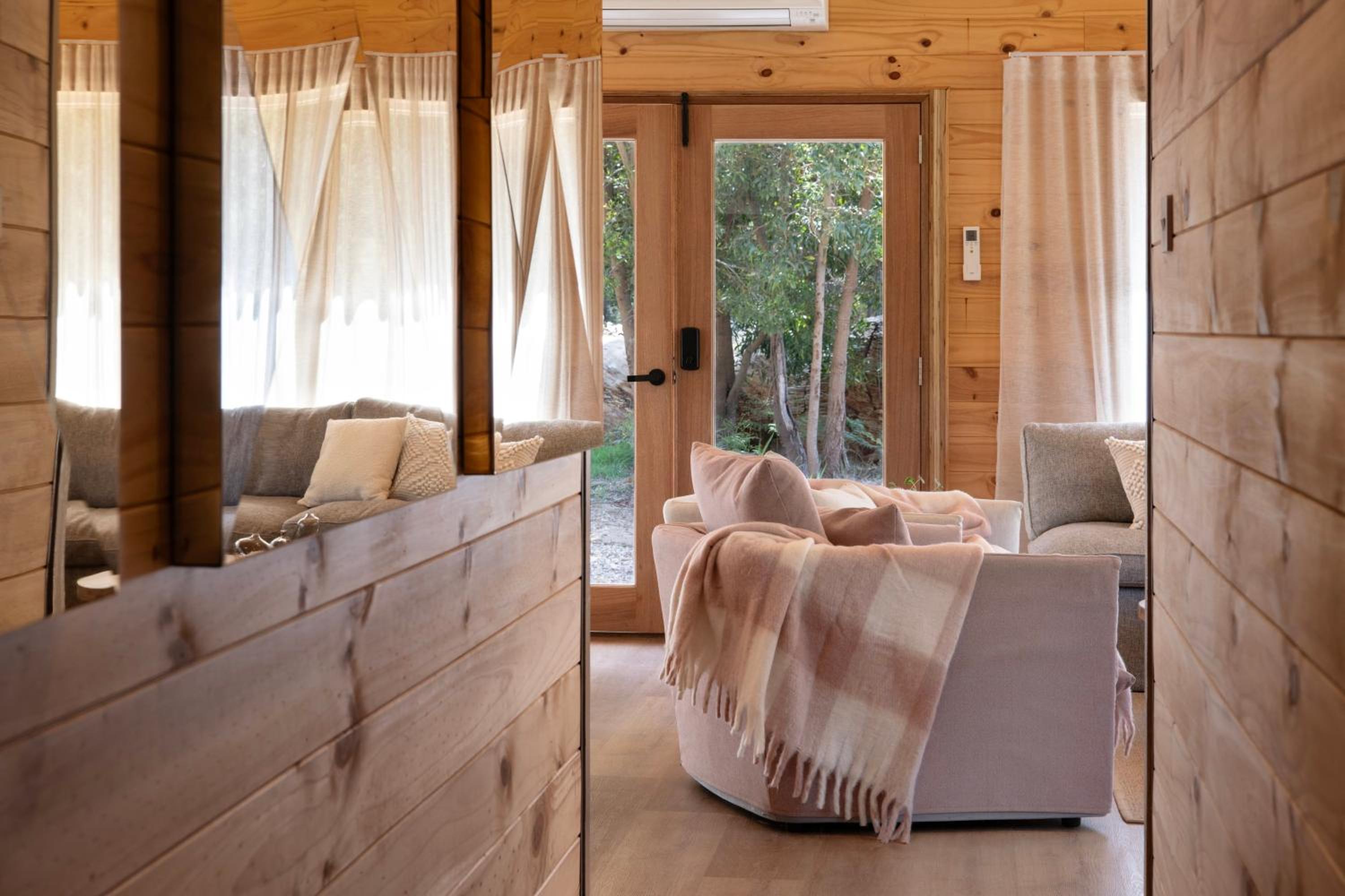 Kangaroo Estate Farmstead 8 bedroom Daylesford 17 Pax Weddings
