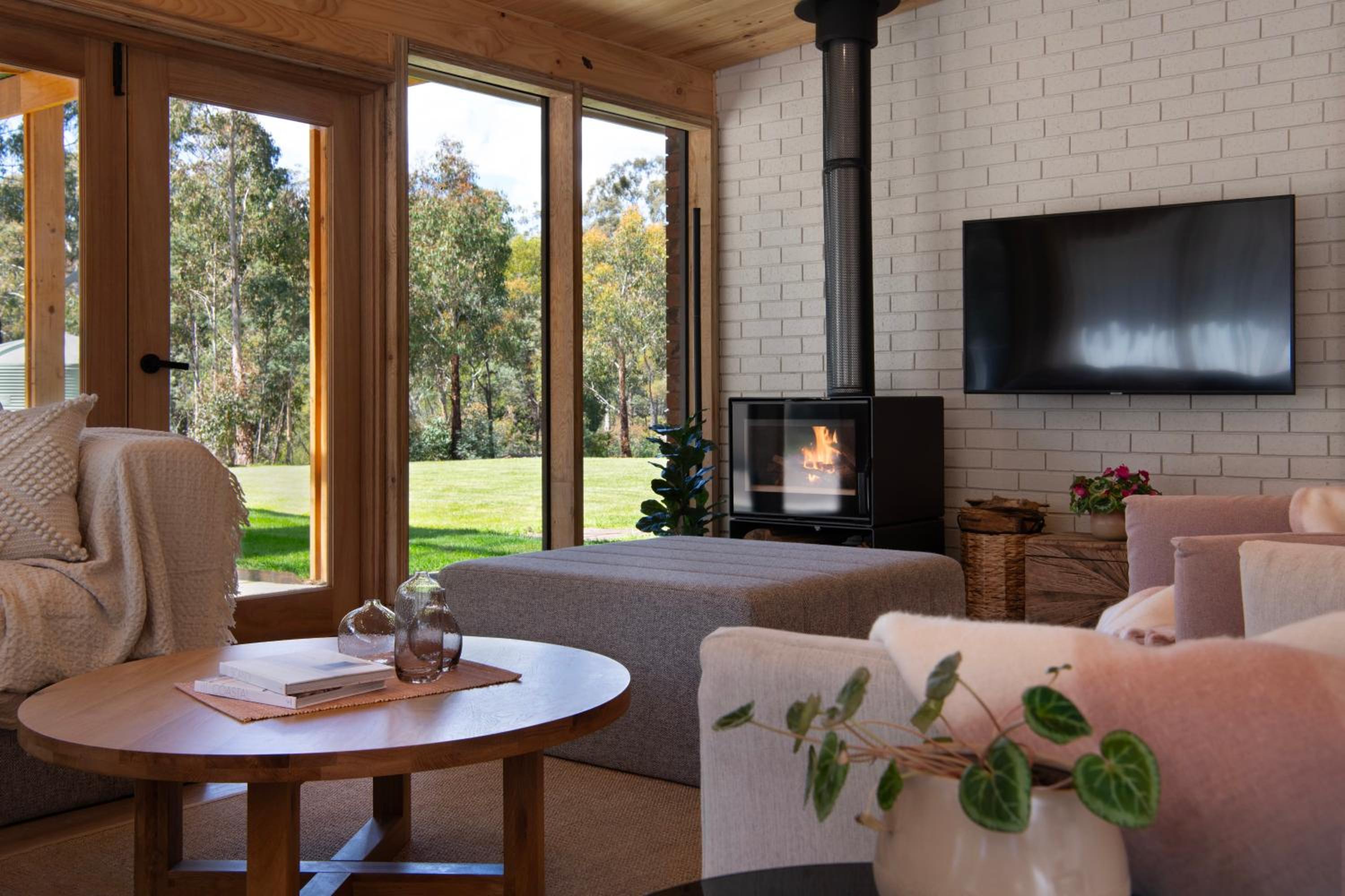 Kangaroo Estate Farmstead 8 bedroom Daylesford 17 Pax Weddings