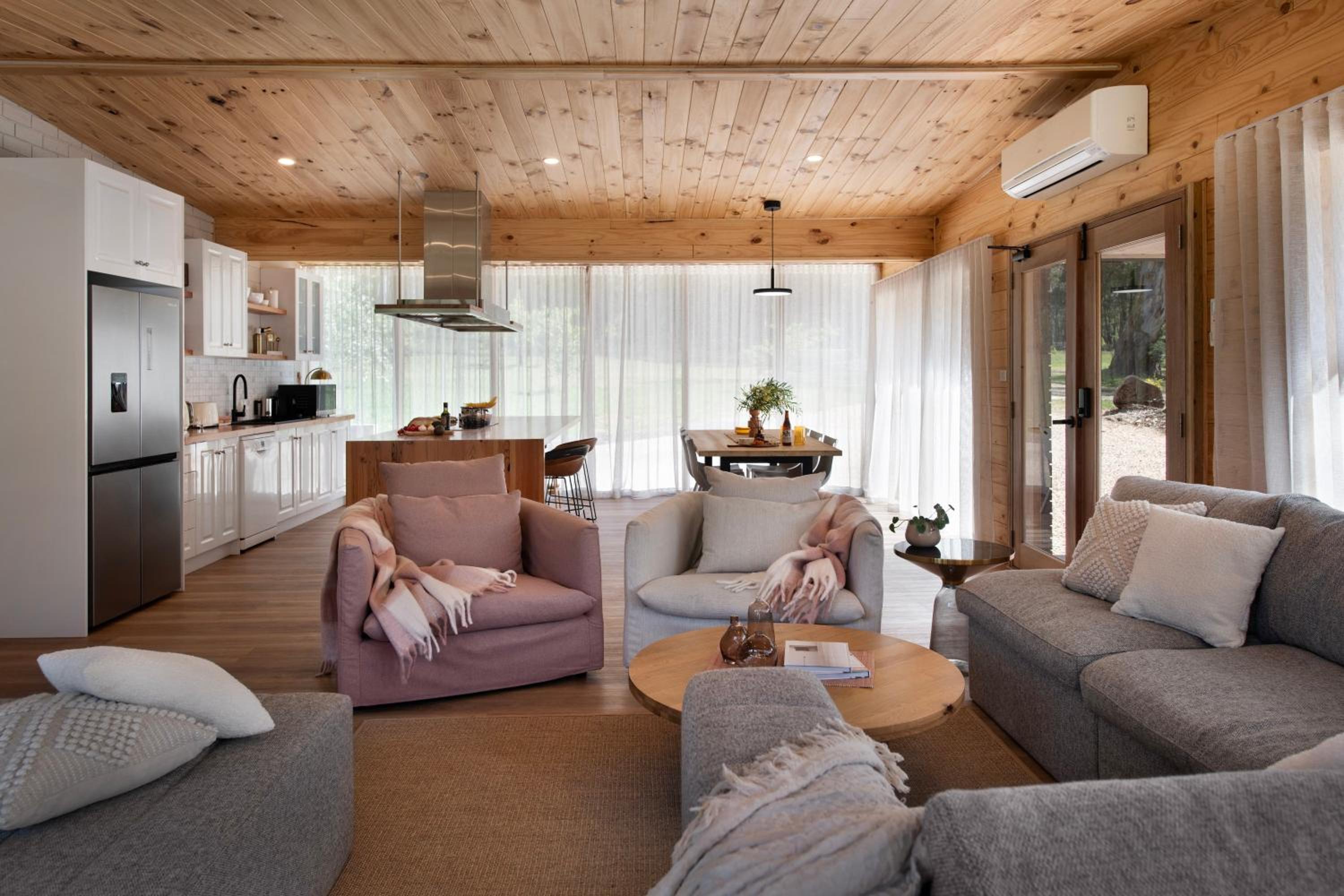 Kangaroo Estate Farmstead 8 bedroom Daylesford 17 Pax Weddings