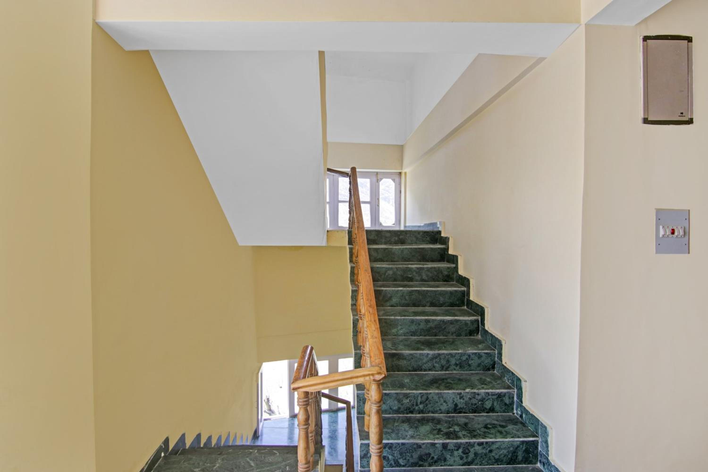 Hotel O Keylong Inn