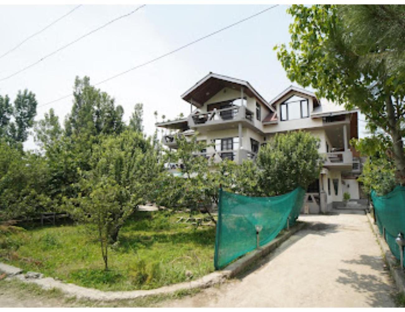 Paradise kabins, srinager J&K view 2