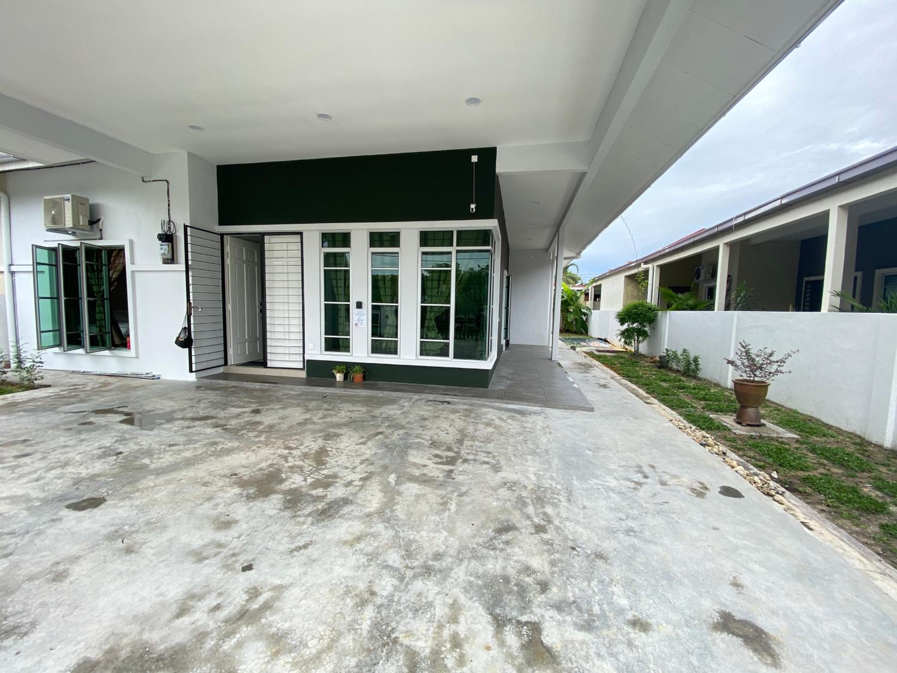 Habitat Homestay Large Semi-D House For 11-13Pax photo 2