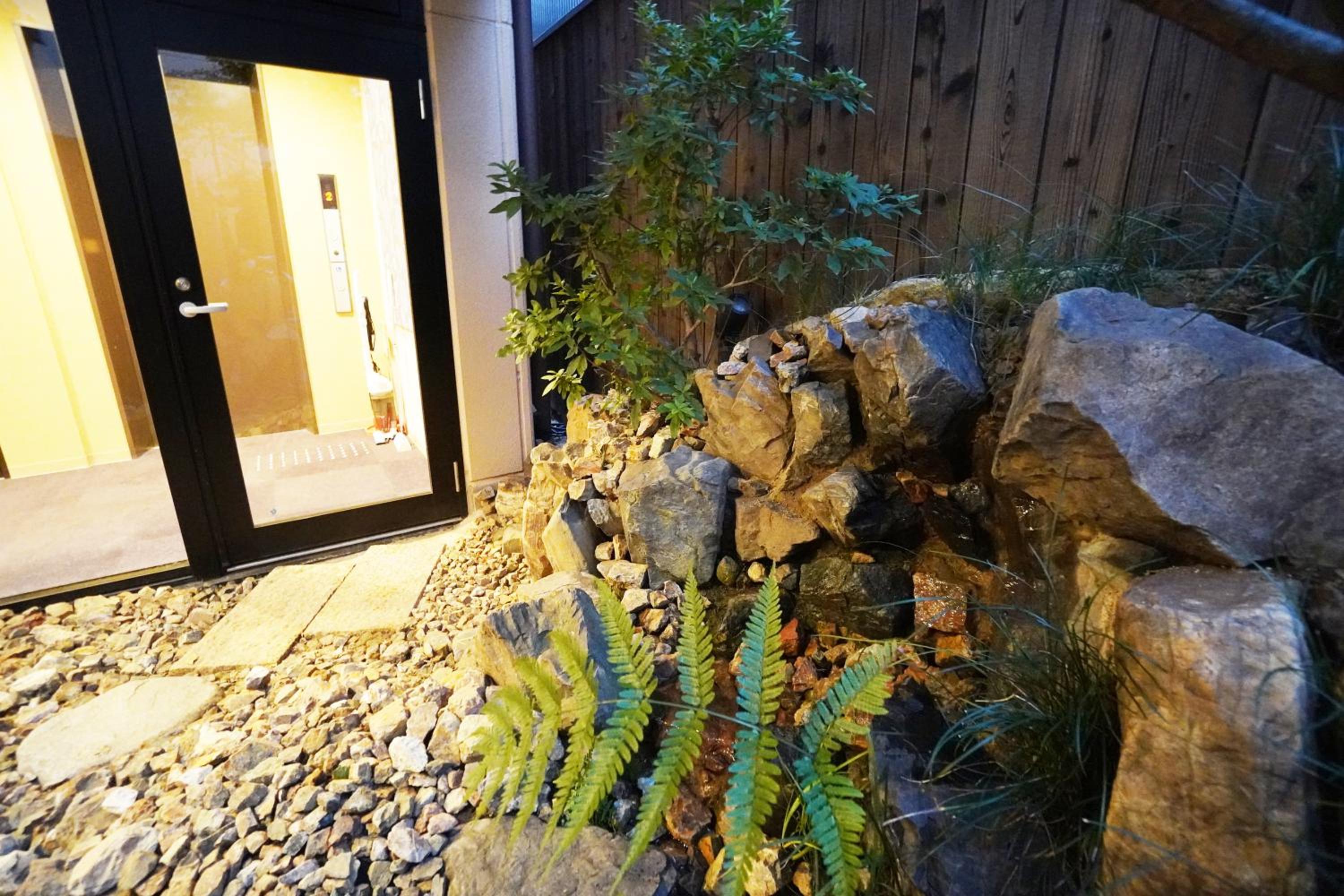 Photo 8