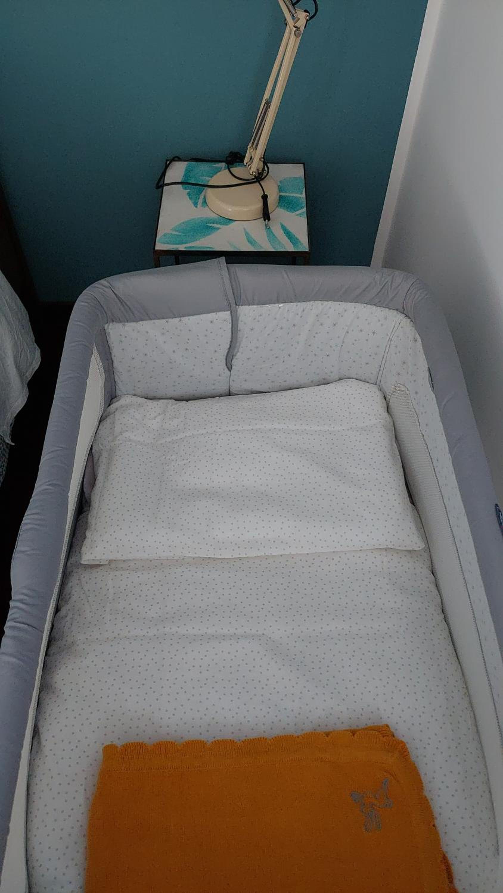 baby crib