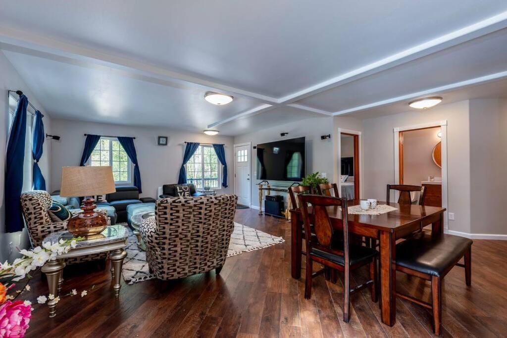 SAFARI VILLA: Luxurious private villa w grand deck view 4