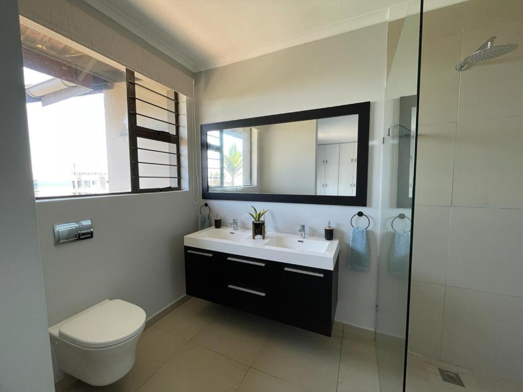 Two-Palms Holiday Home view 4