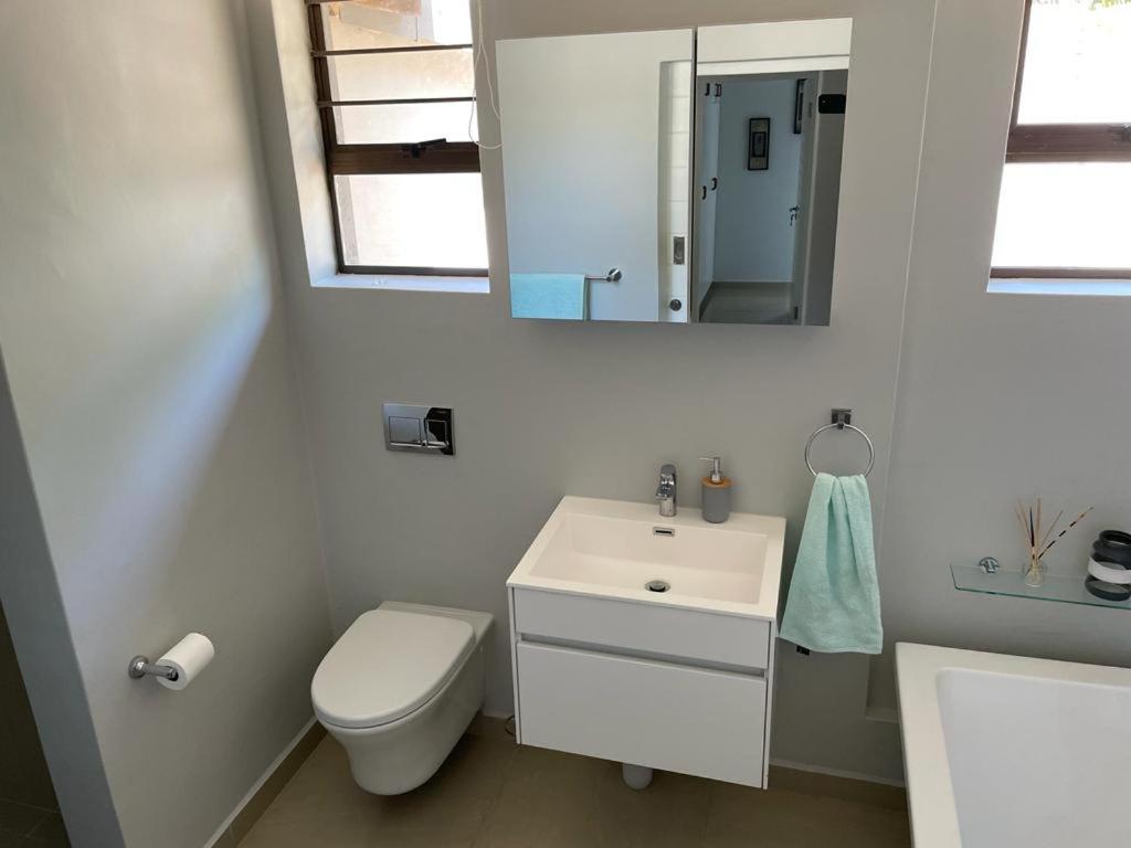 Two-Palms Holiday Home view 5