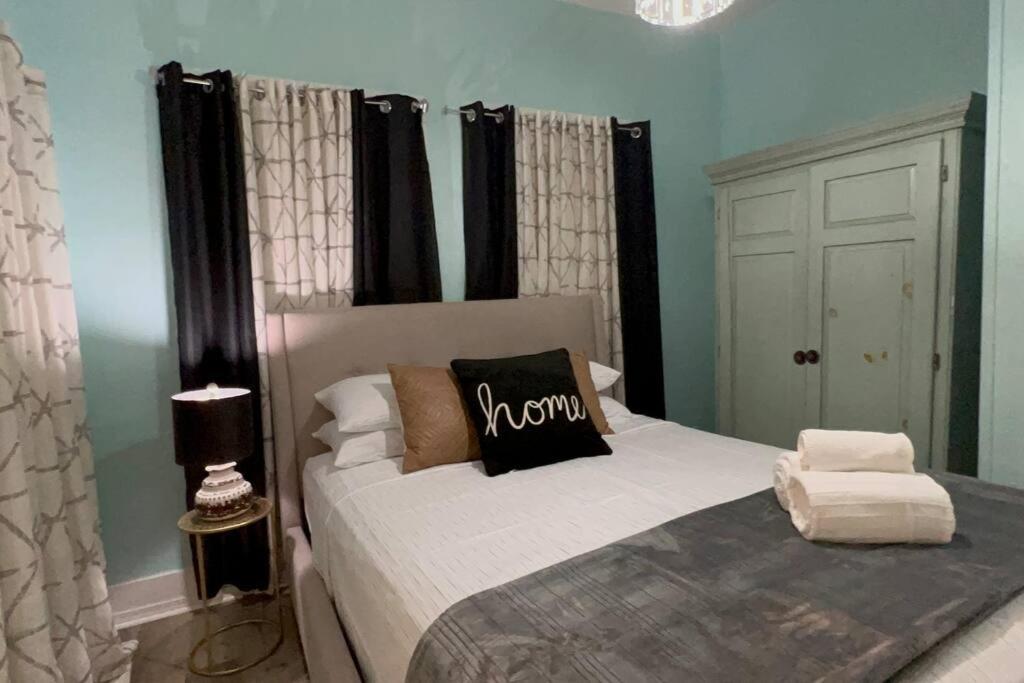 Victorian Villa: Interns or family view 5