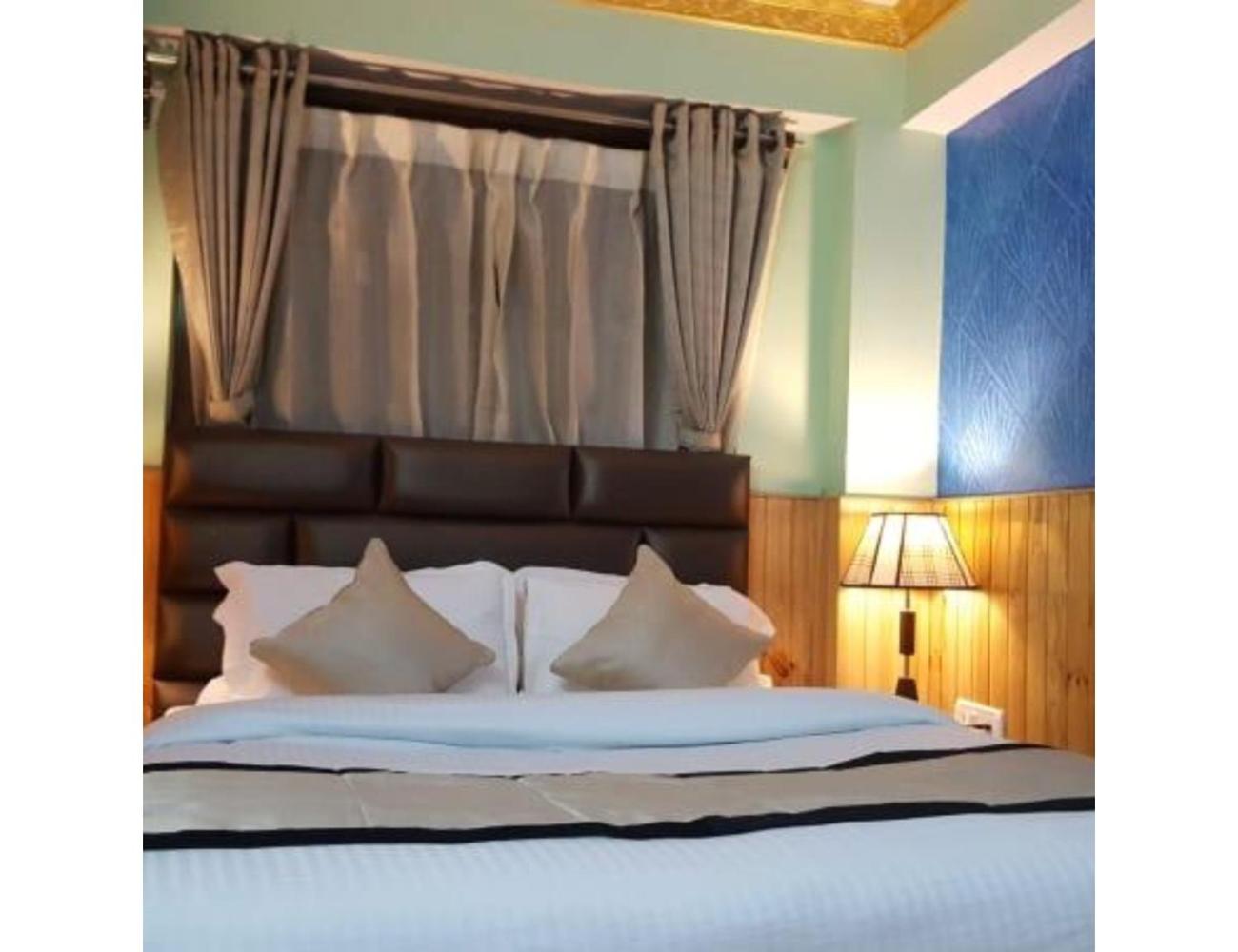 Indus Mount Royale Hotel And Spa, Darjeeling view 4