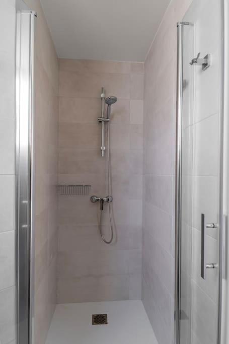 Bright apartment with A/C, parking optional