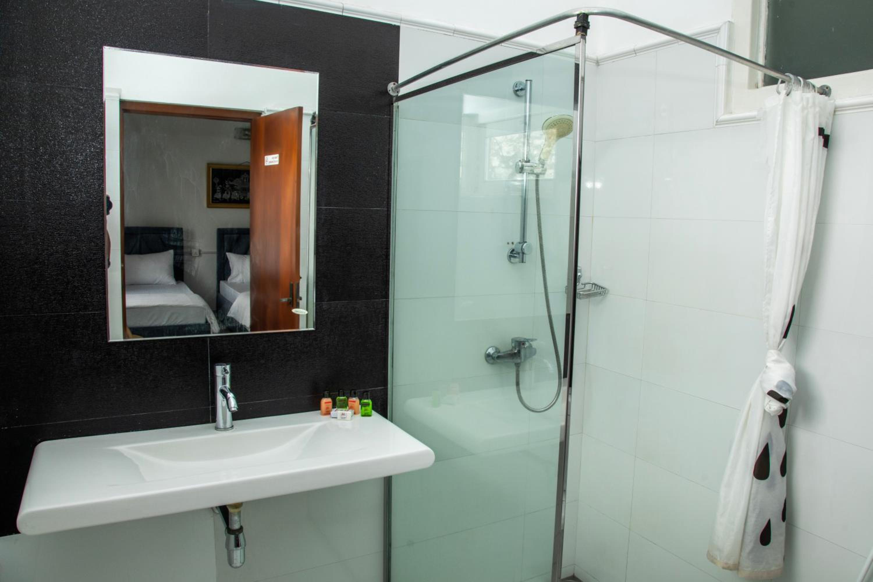 Cozy Nest Kandy Villa view 5