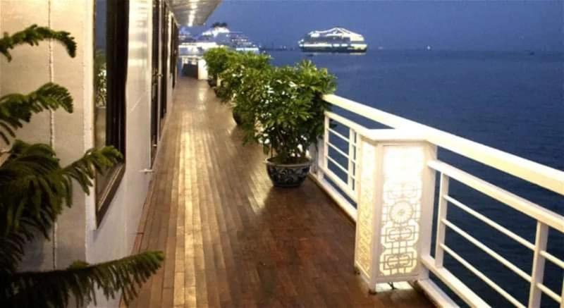 Aquamarine Premium Cruise view 3