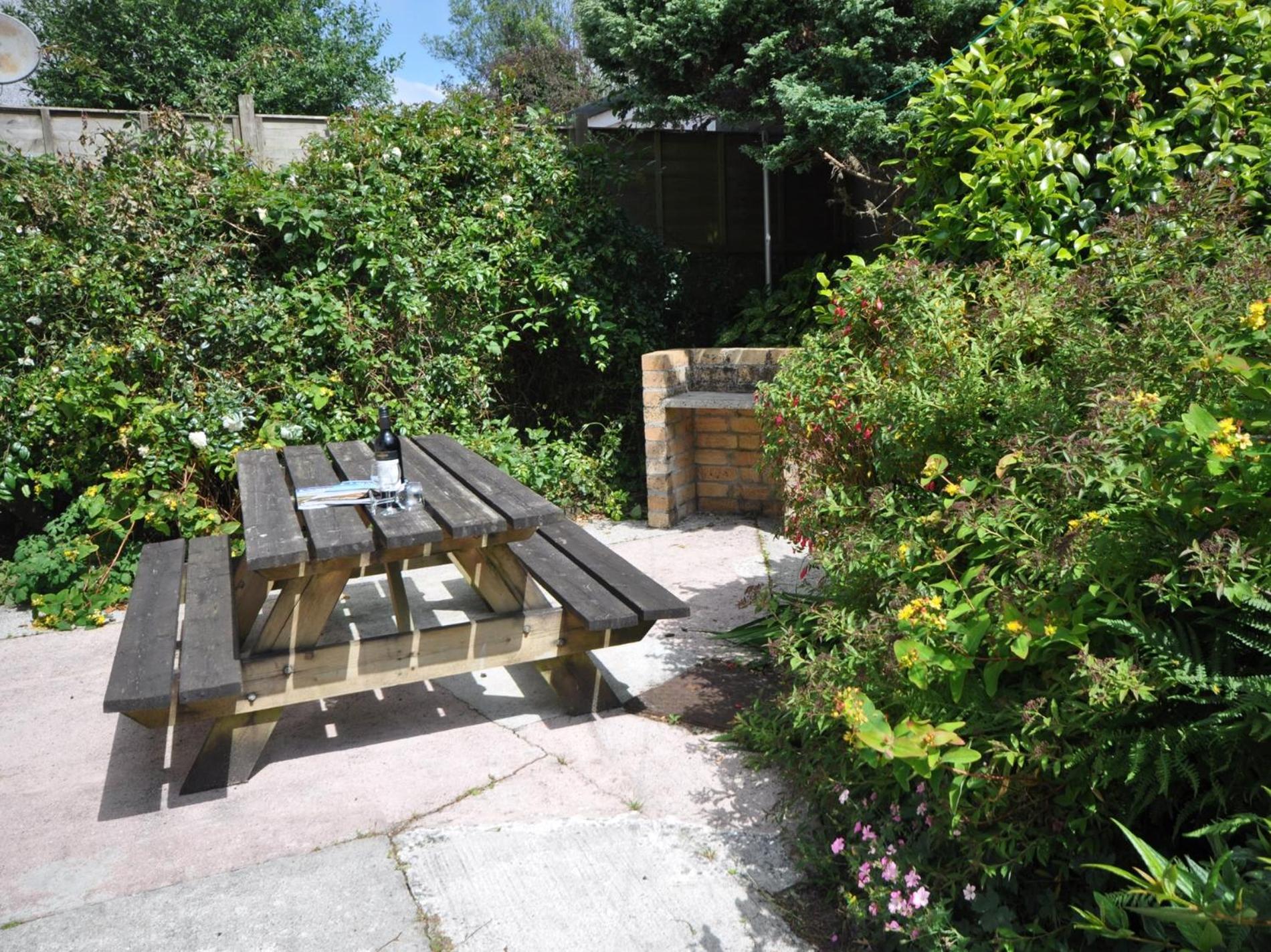 3 Bed in St Austell oc-perad view 5