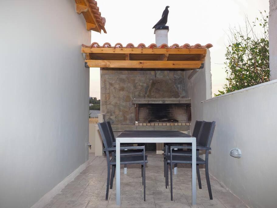 Beautiful House, Salamina view 3
