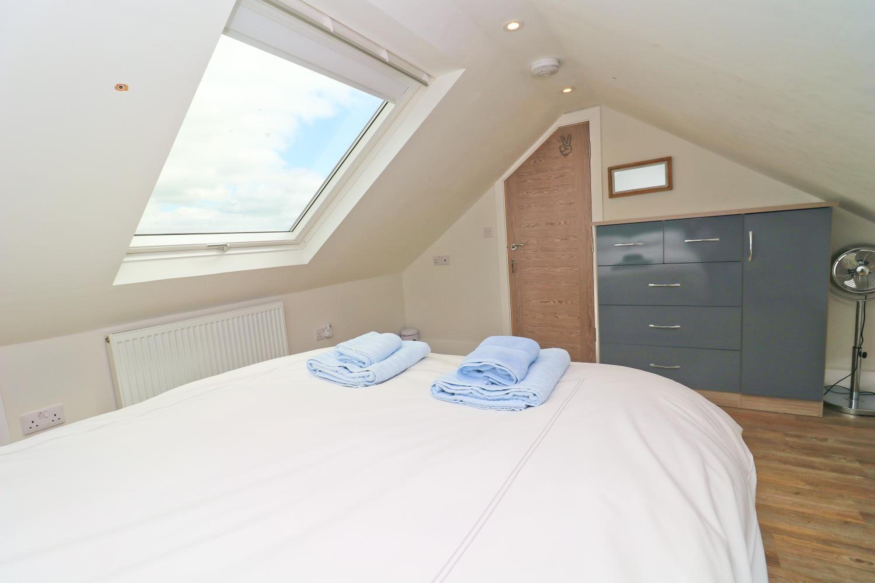 Stylish townhouse in Padstow view 4