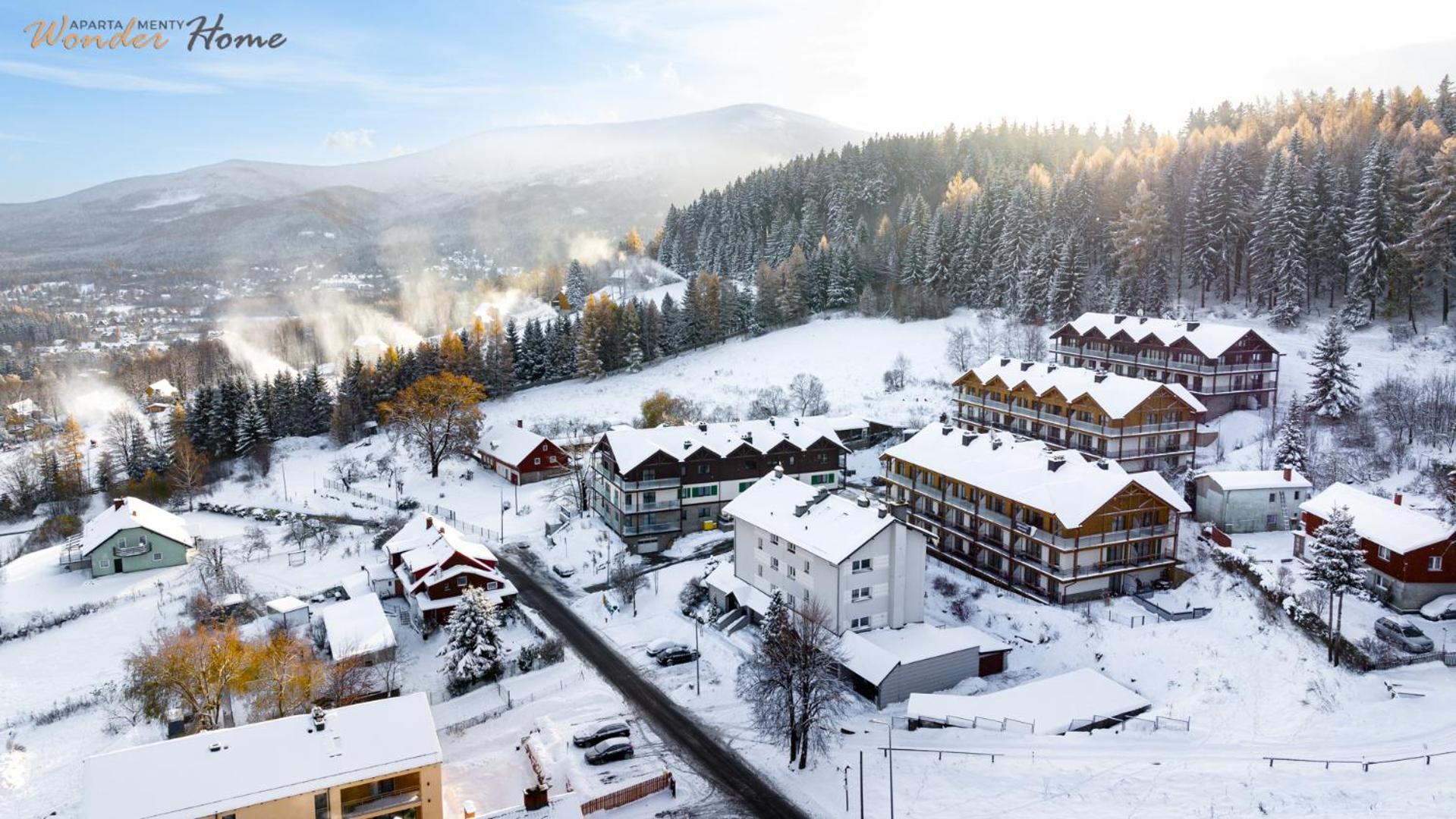 Wonder Home - Apartamenty Karpatia Resort tuż przy stoku i blisko szlaków turystycznych