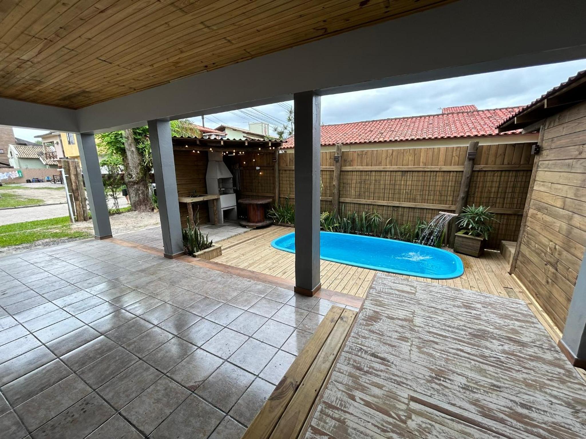 Casa privativa a 2 quadras da Praia da Ferrugem 17