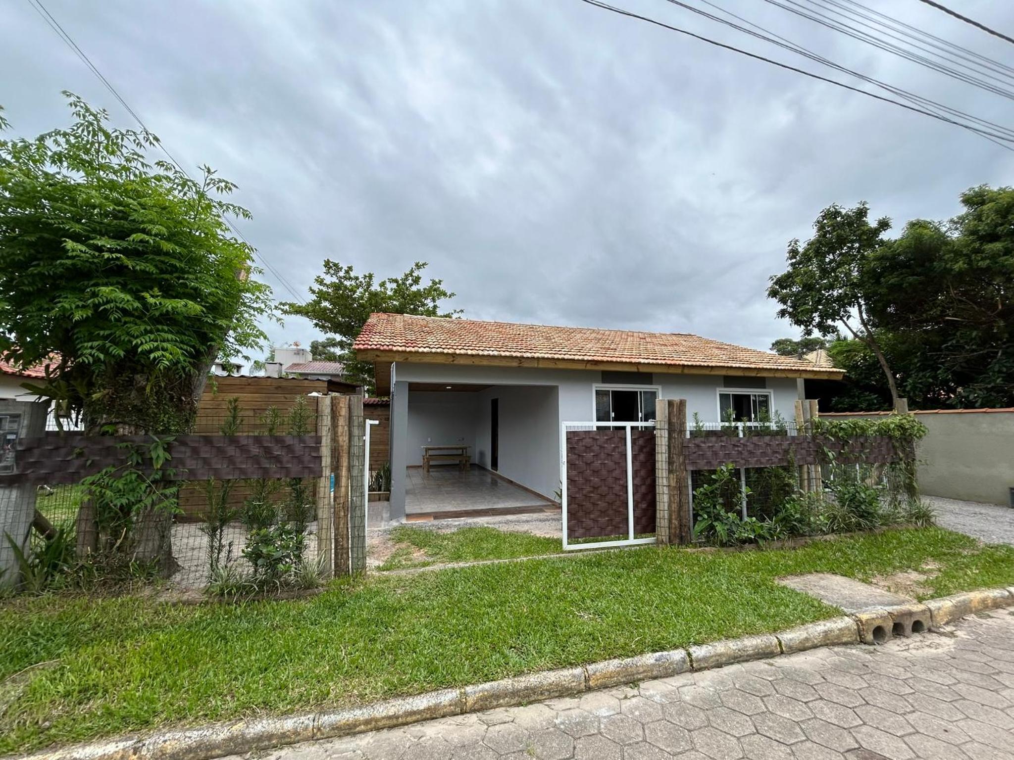 Casa privativa a 2 quadras da Praia da Ferrugem 17