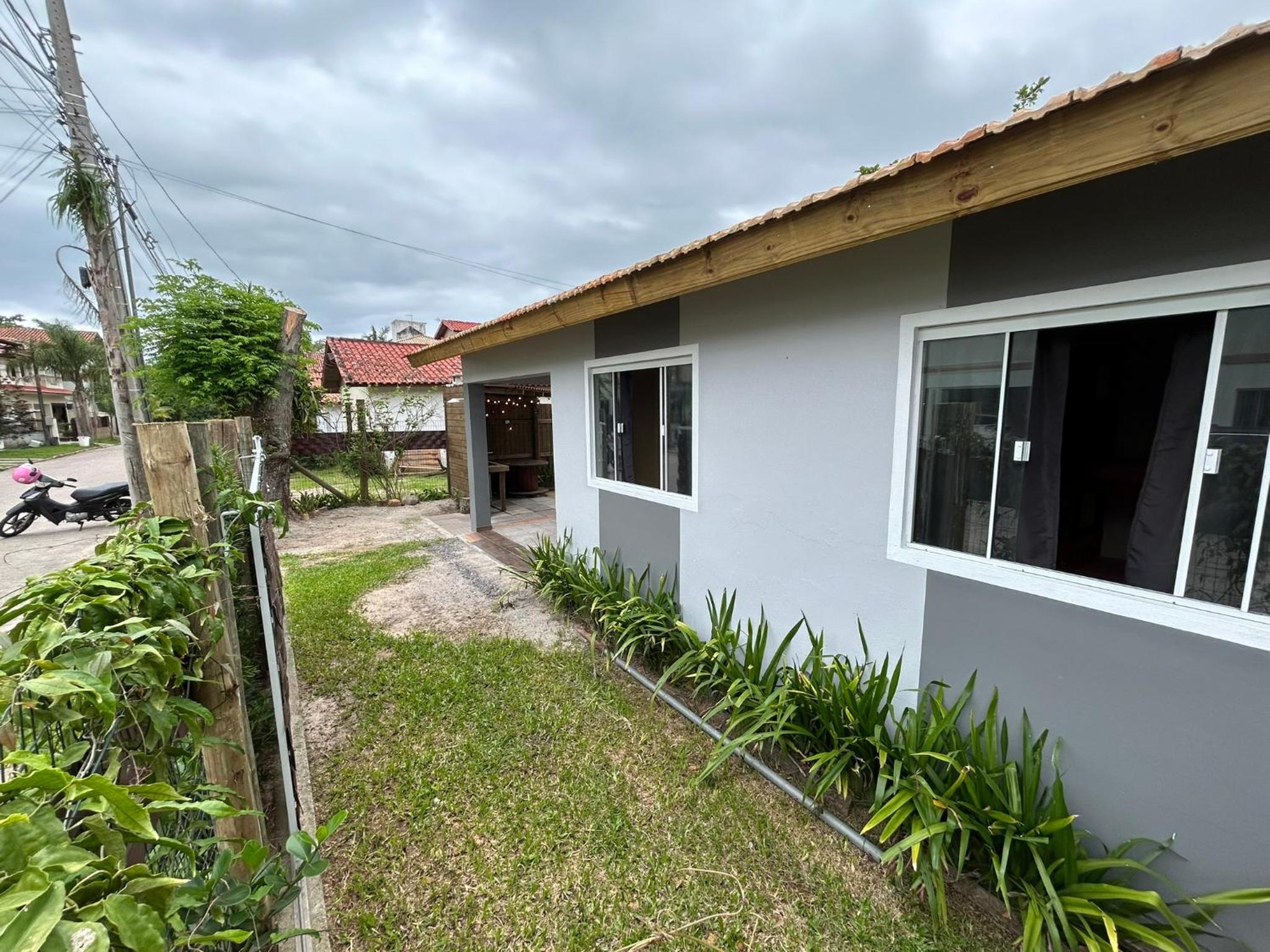 Casa privativa a 2 quadras da Praia da Ferrugem 17