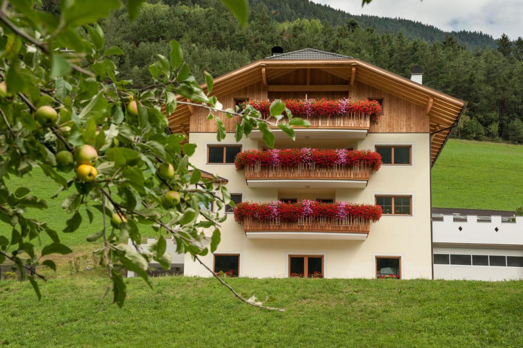 Kreuzplonhof Apt Dorfblick