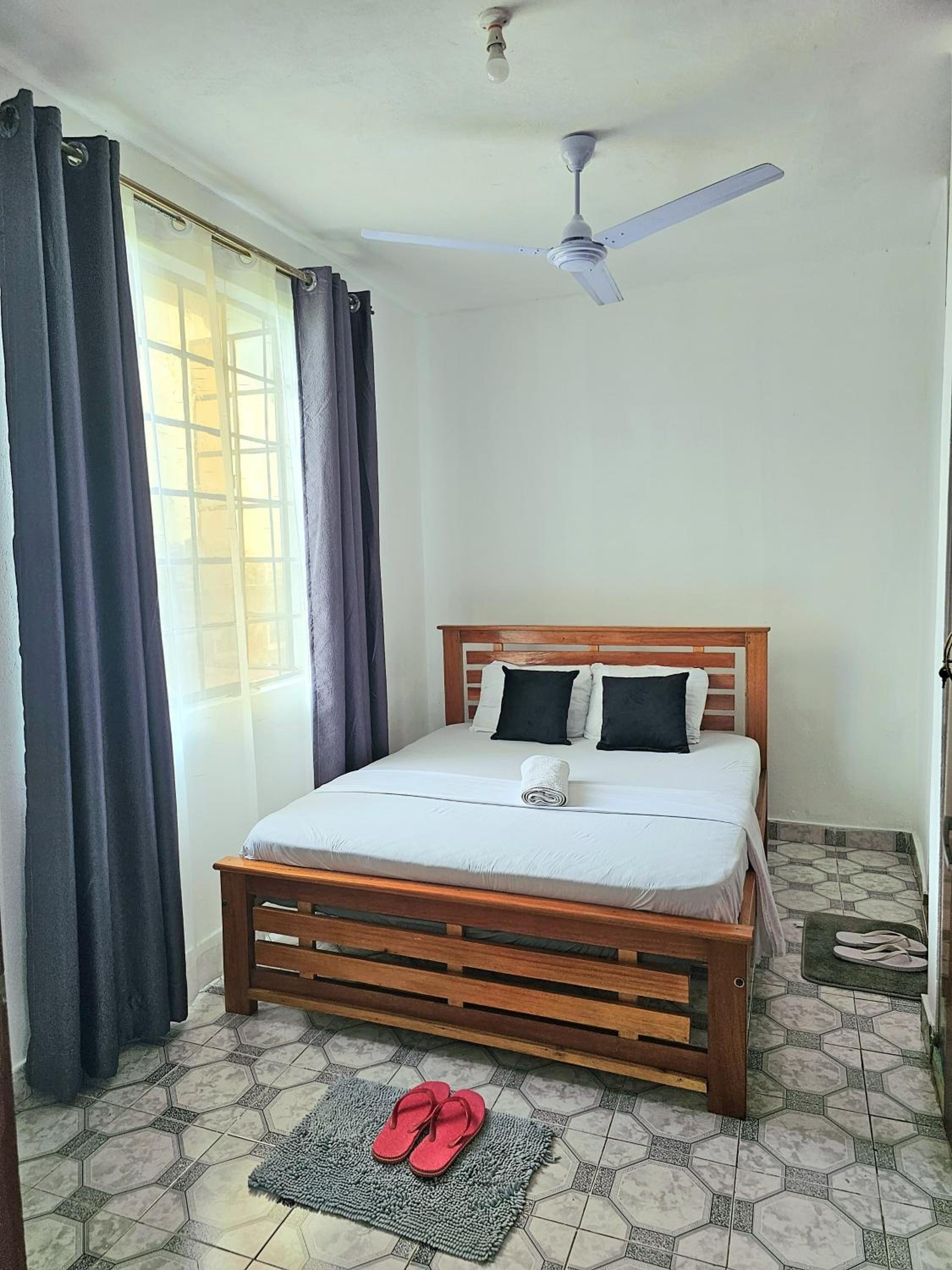 Chremma homes, 1 BR, Wi-Fi, Near beach, Bamburi view 2