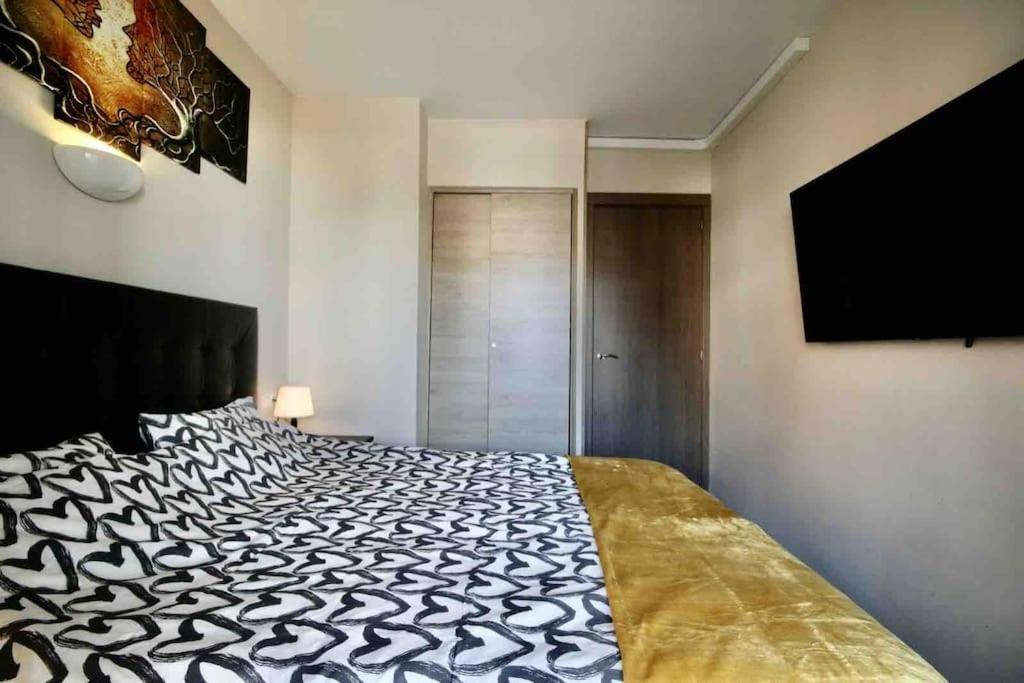 Family Oasis: Year-Round Beachside Apartments in Lloret de Mar view 4