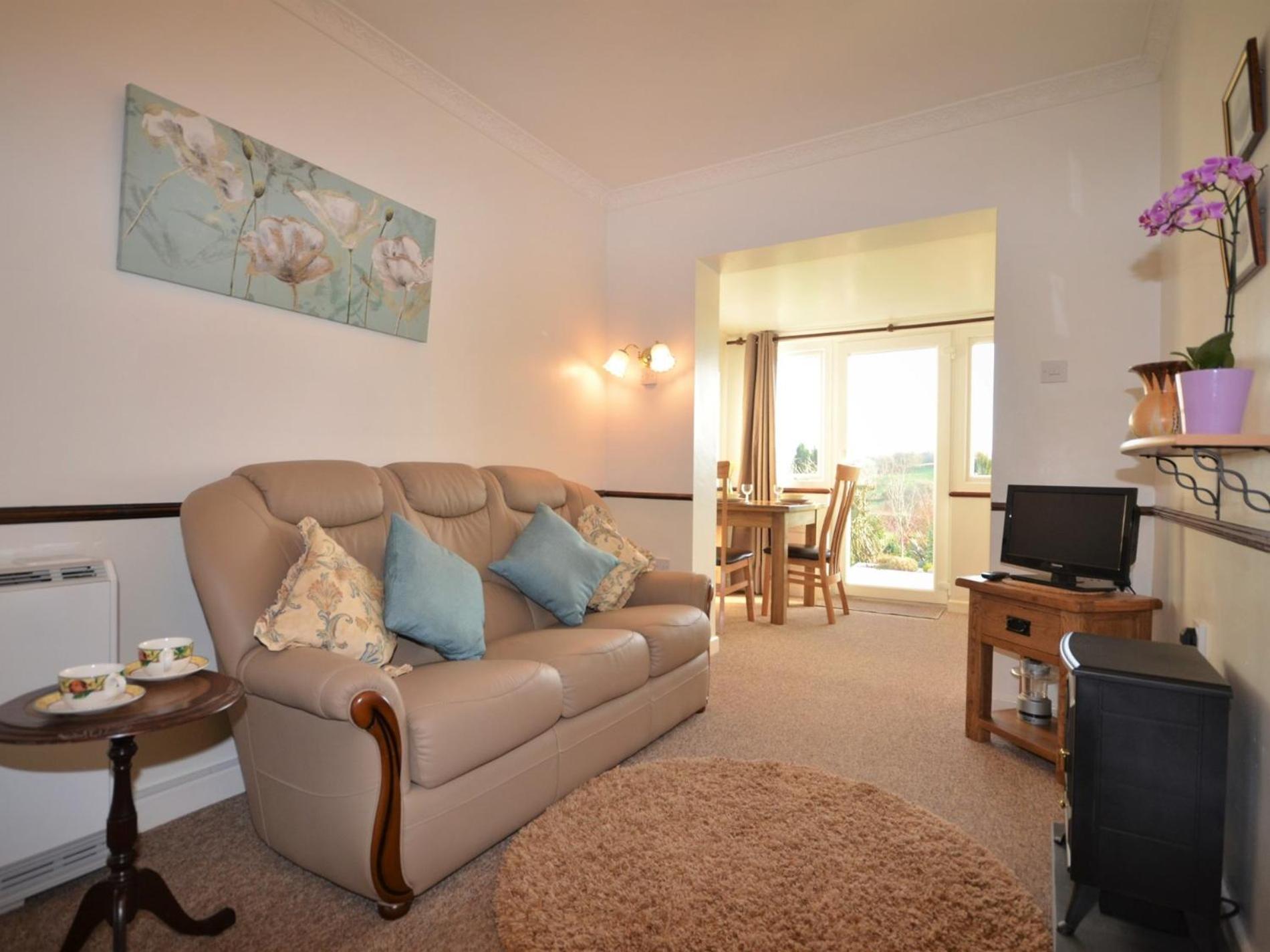 1 Bed in Tavistock oc-otwin view 3