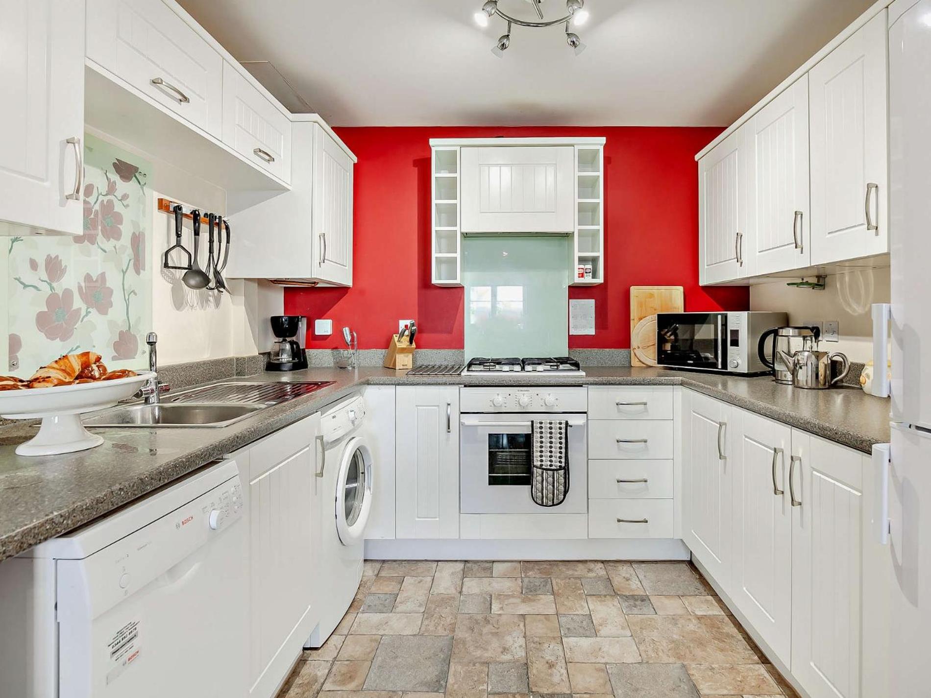 3 Bed in Eastbourne oc-ehc26 view 5