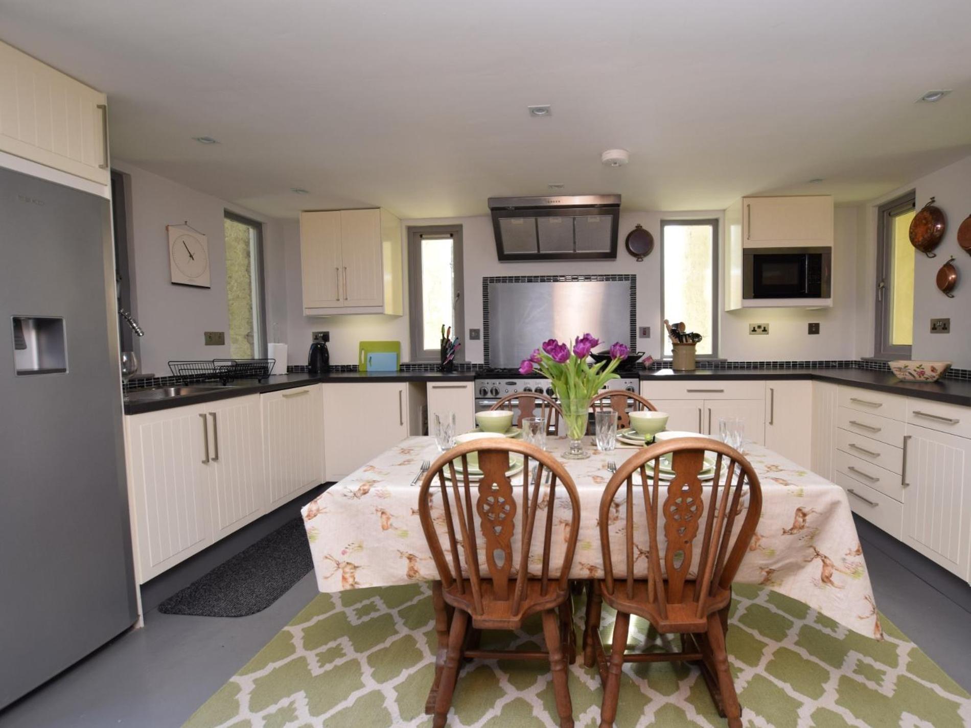 2 Bed in Loch Ness GRANY view 5