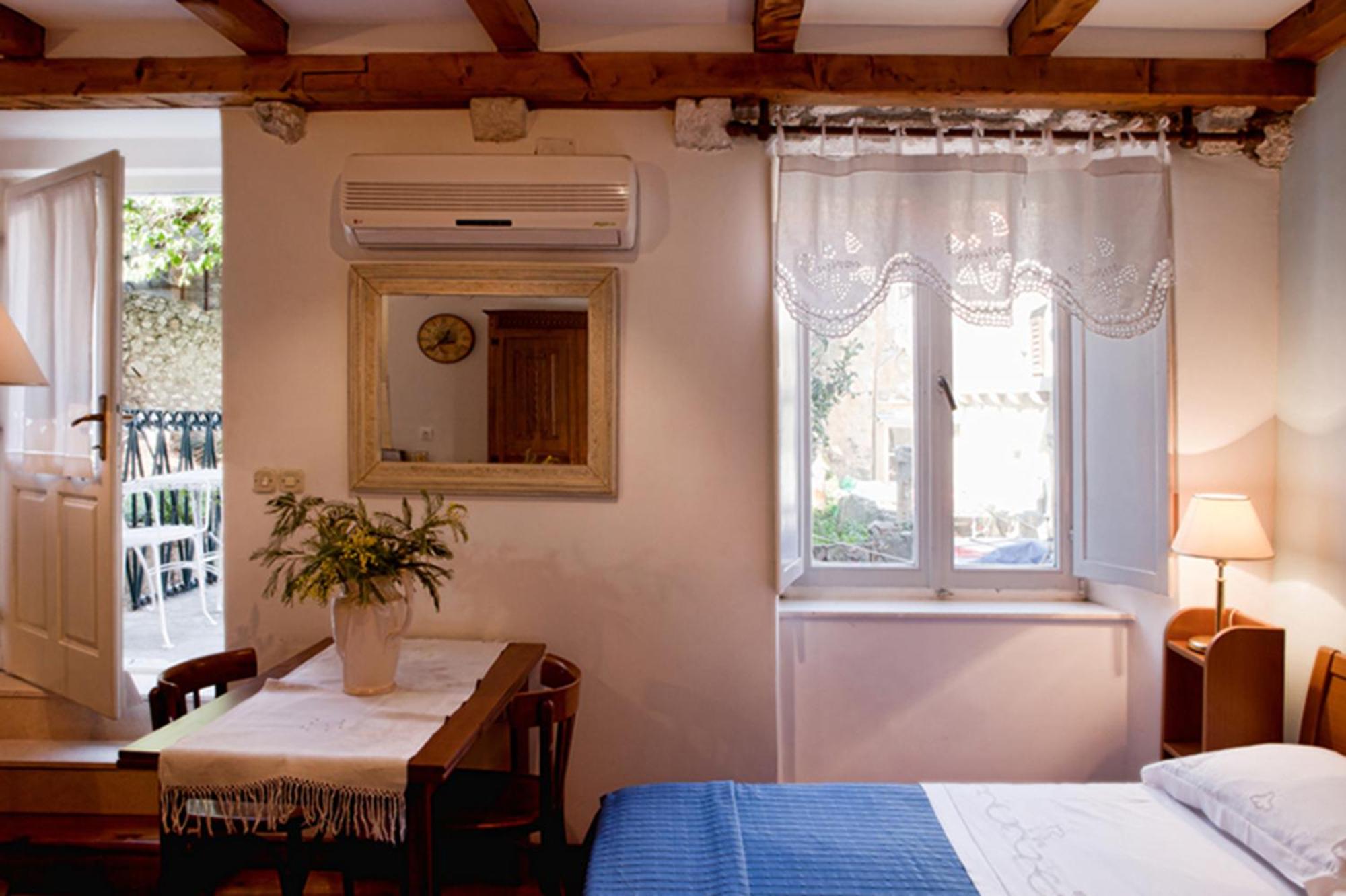 Moskar apartment with balcony in heart of Dubrovnik Old Town