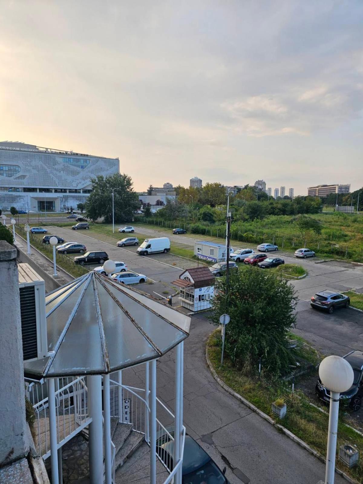 Adresa Suites