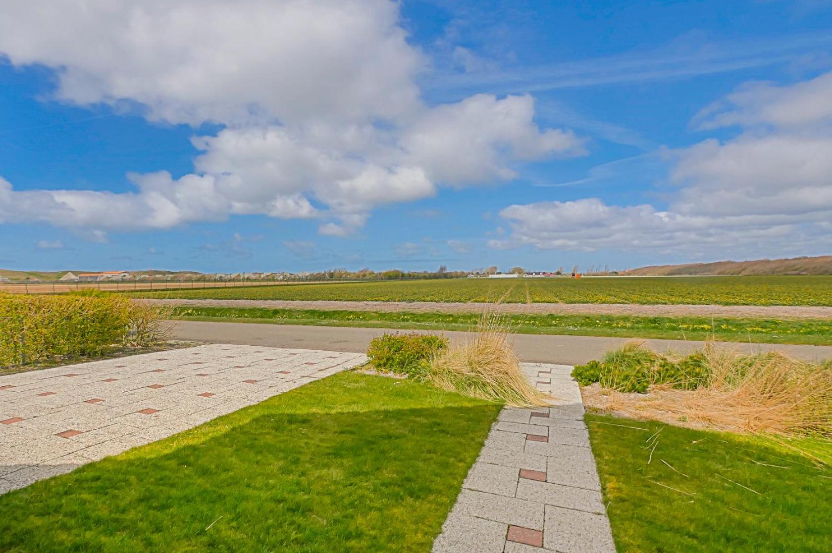 Villa Mooy met sauna - Landal park Ooghduyne Julianadorp aan Zee view 4