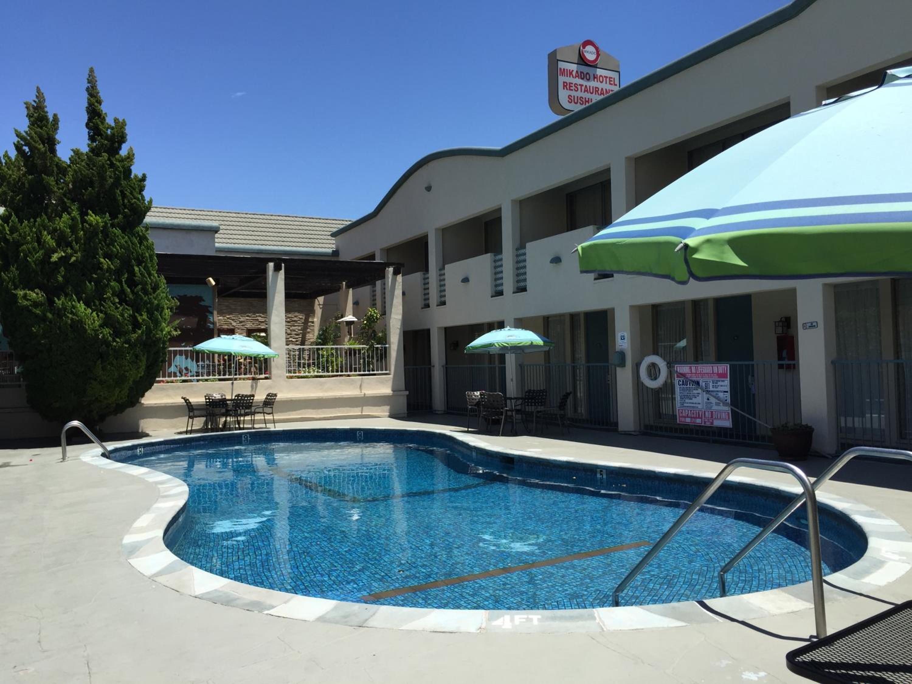 North Hollywood Vacations - Mikado Hotel - Property Image 1
