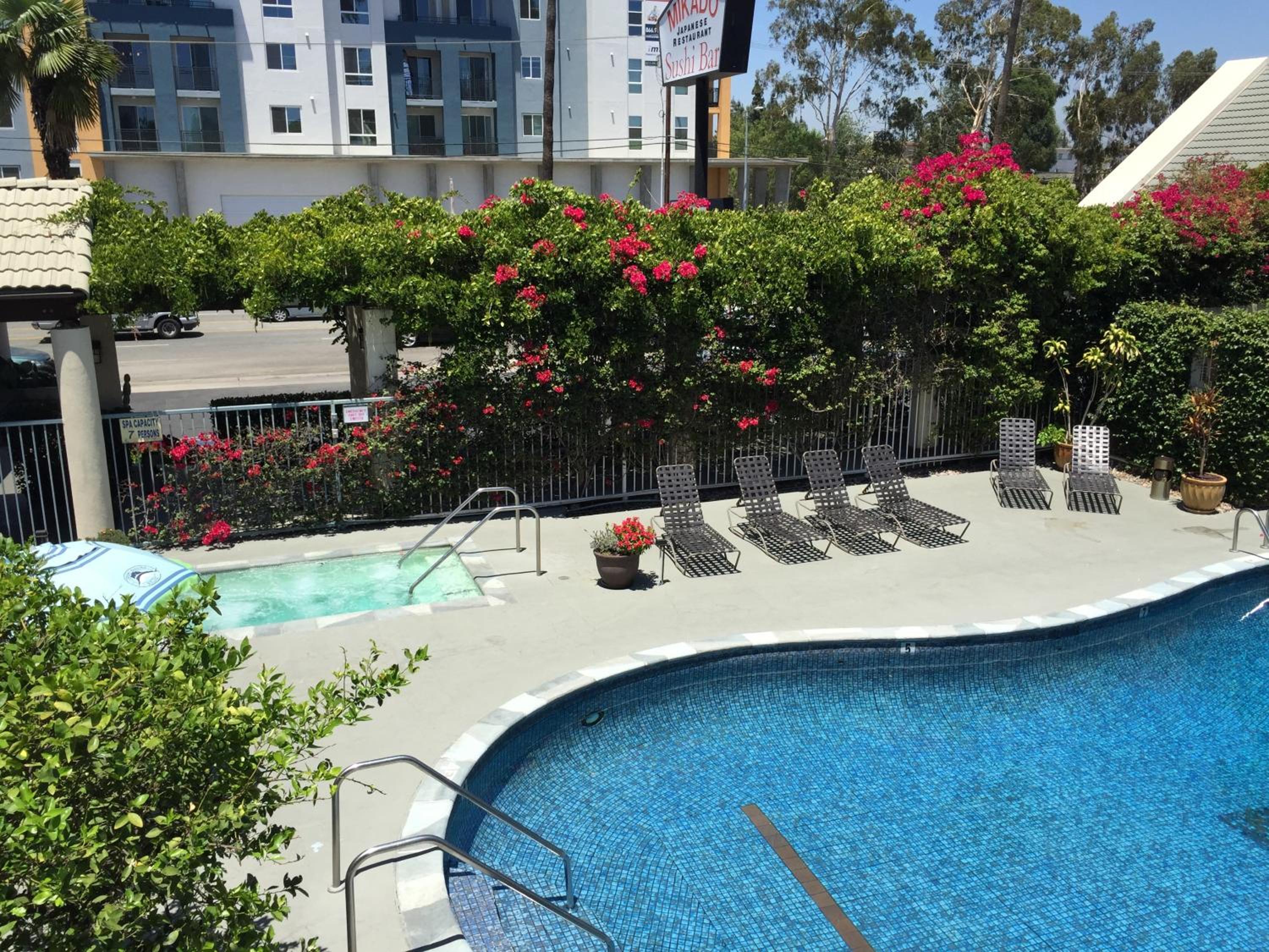 North Hollywood Vacations - Mikado Hotel - Property Image 12