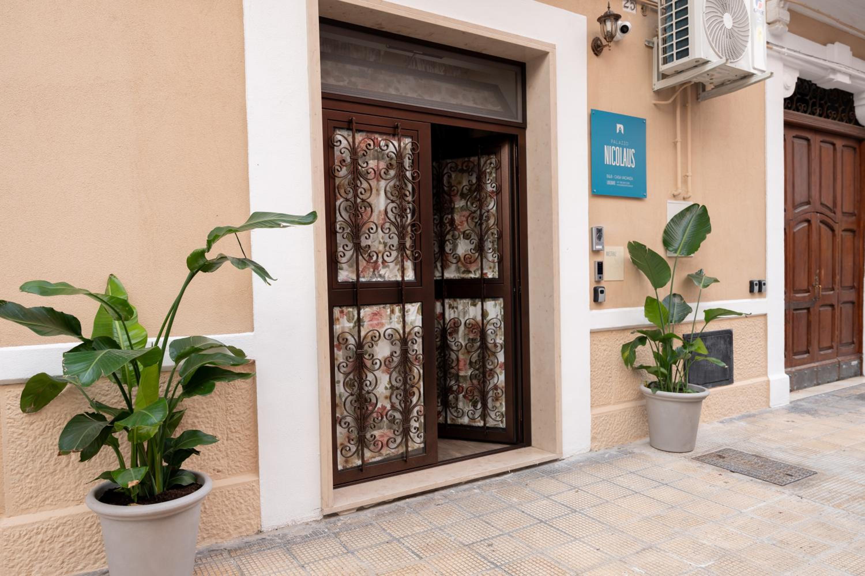 PALAZZO NICOLAUS del LUNGOMARE