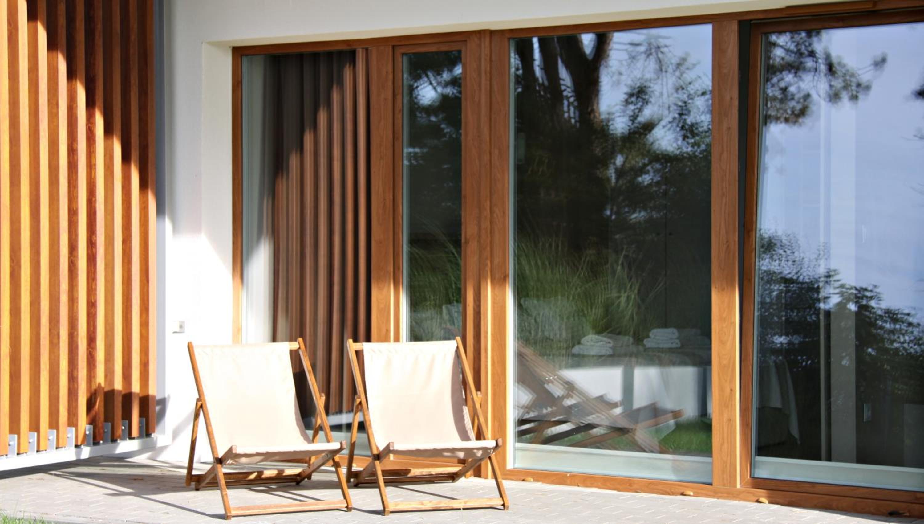 LET'S SEA - 2 Bedroom - Premium Baltic Apartment with Front Sea View Garden and SPA access