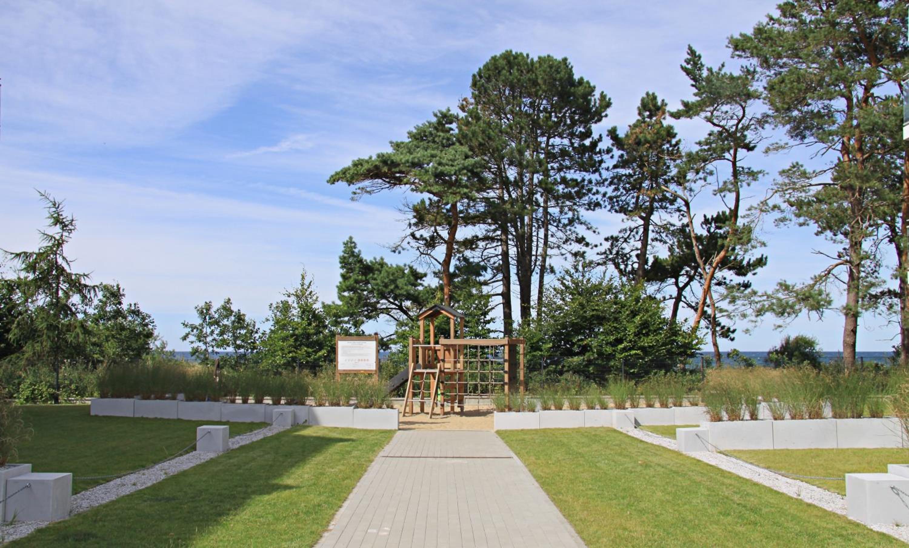 LET'S SEA - 2 Bedroom - Premium Baltic Apartment with Front Sea View Garden and SPA access
