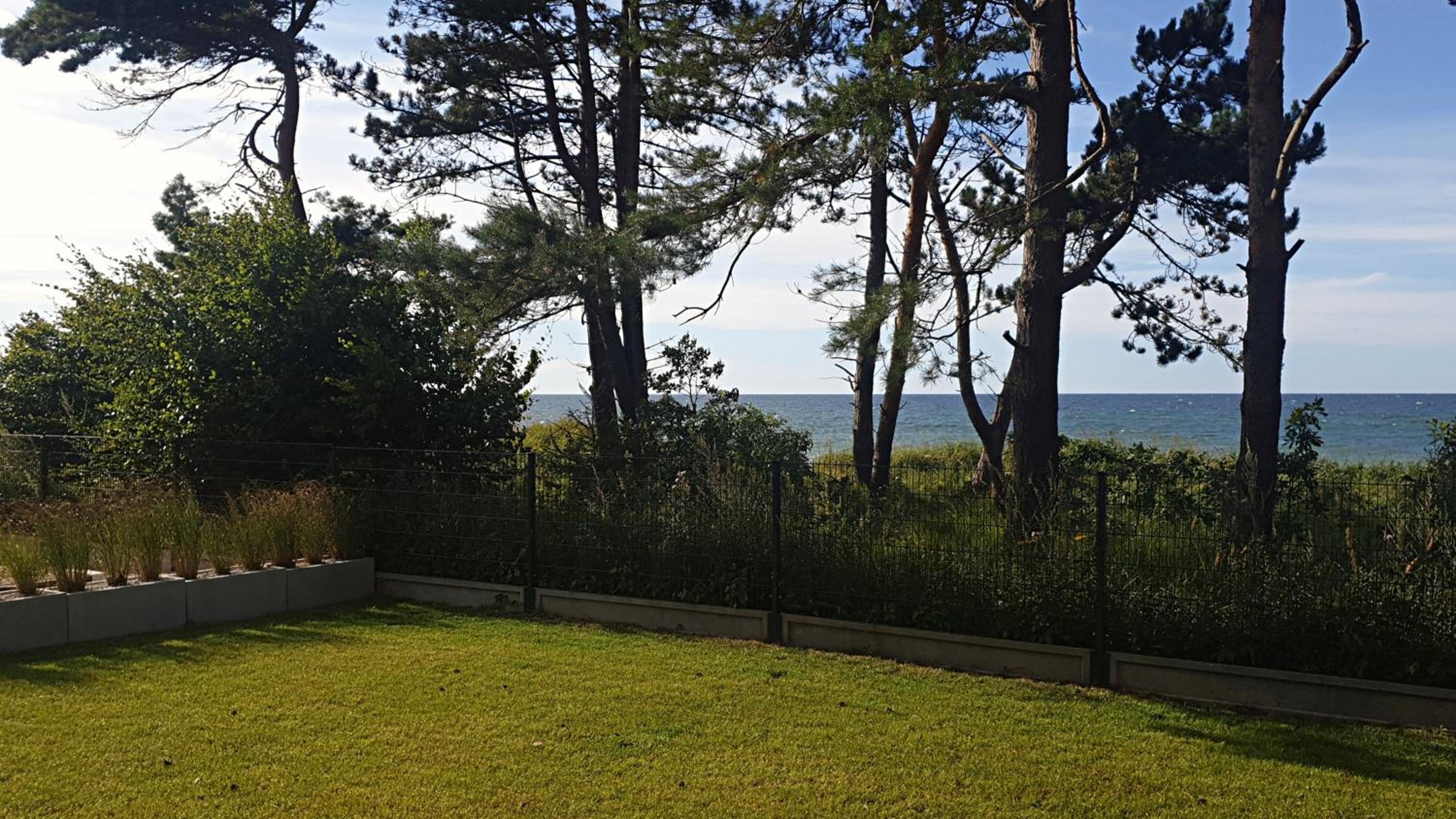 LET'S SEA - 2 Bedroom - Premium Baltic Apartment with Front Sea View Garden and SPA access