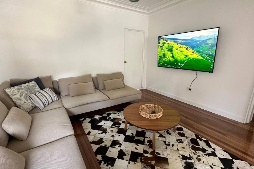 Delightful Home with Amazing city views!