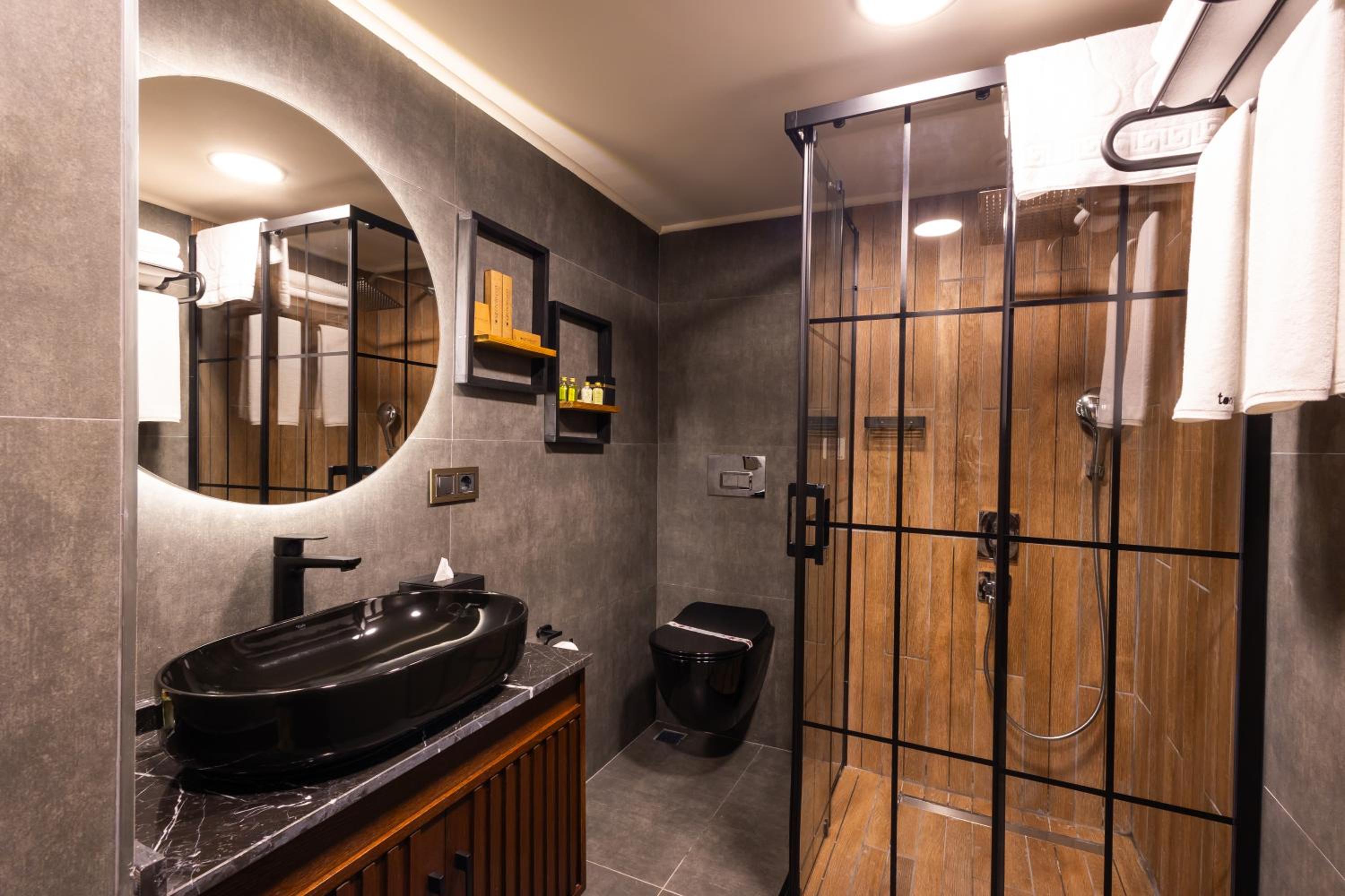 Tonight Port Otel - Image 66