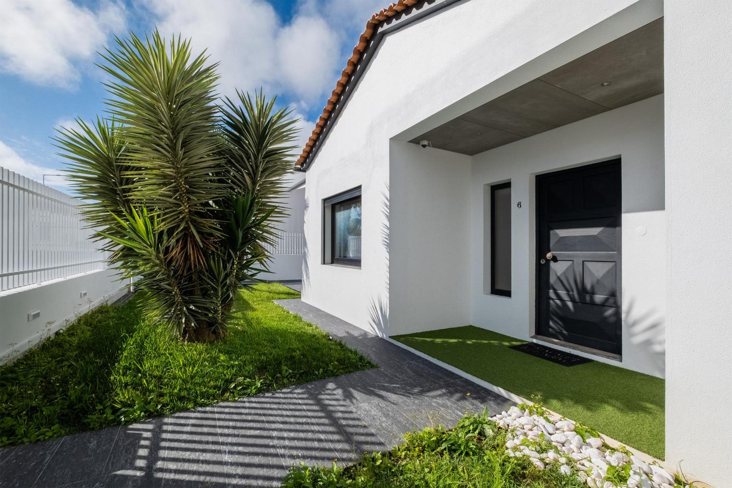Azores Top House // Luxury and New House view 5