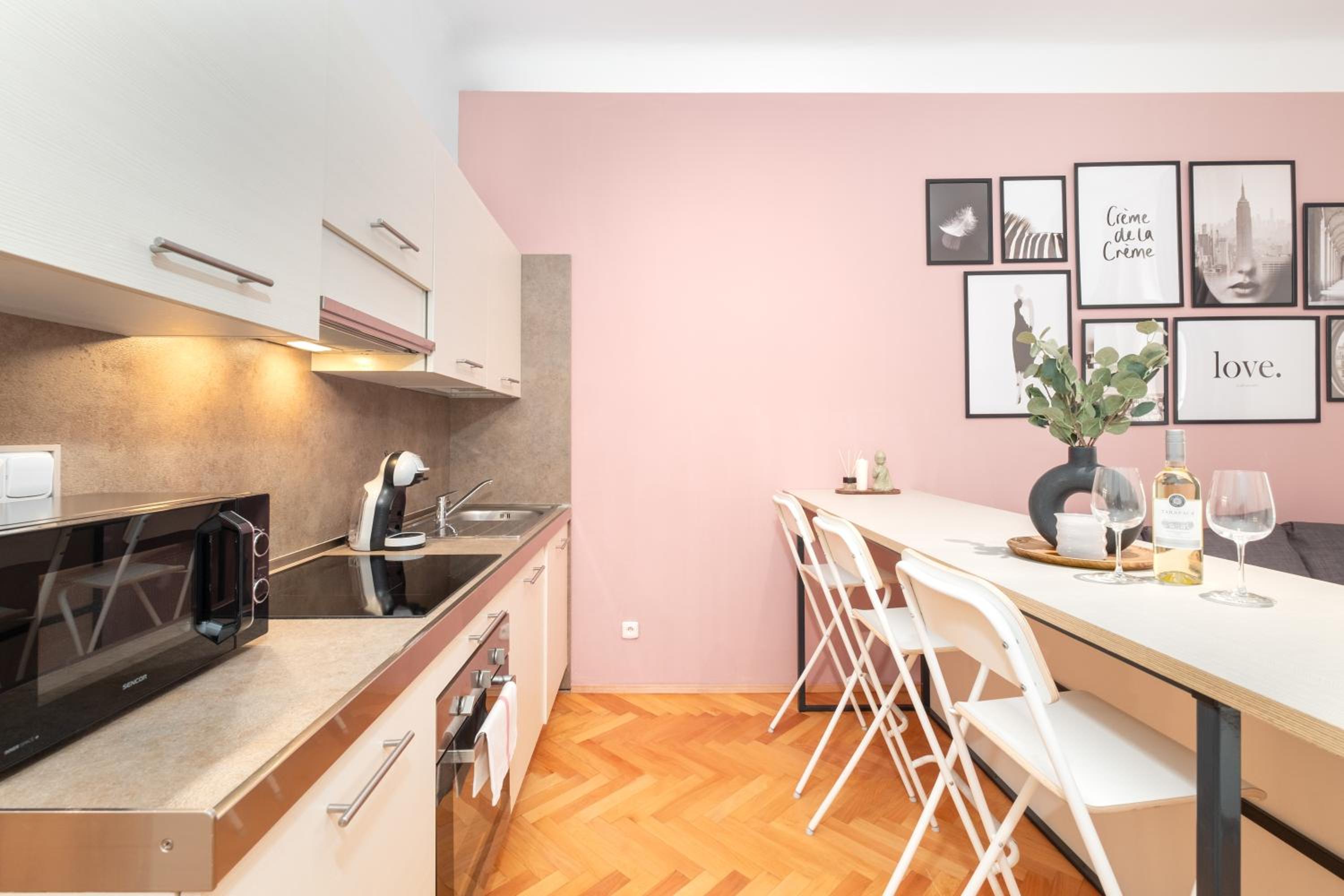 Prague Days - Modern Apartments just 7 min from Wenceslas Square
