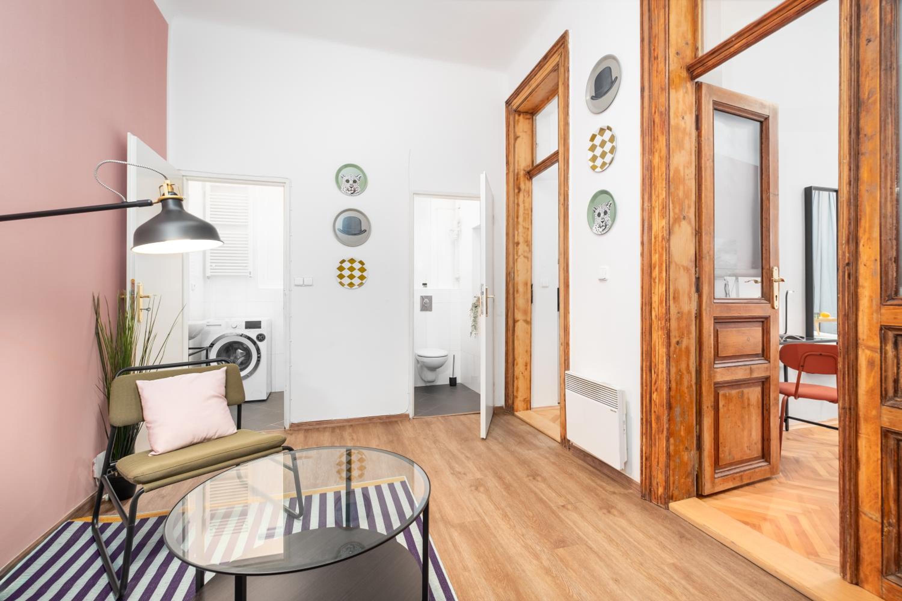 Prague Days - Modern Apartments just 7 min from Wenceslas Square