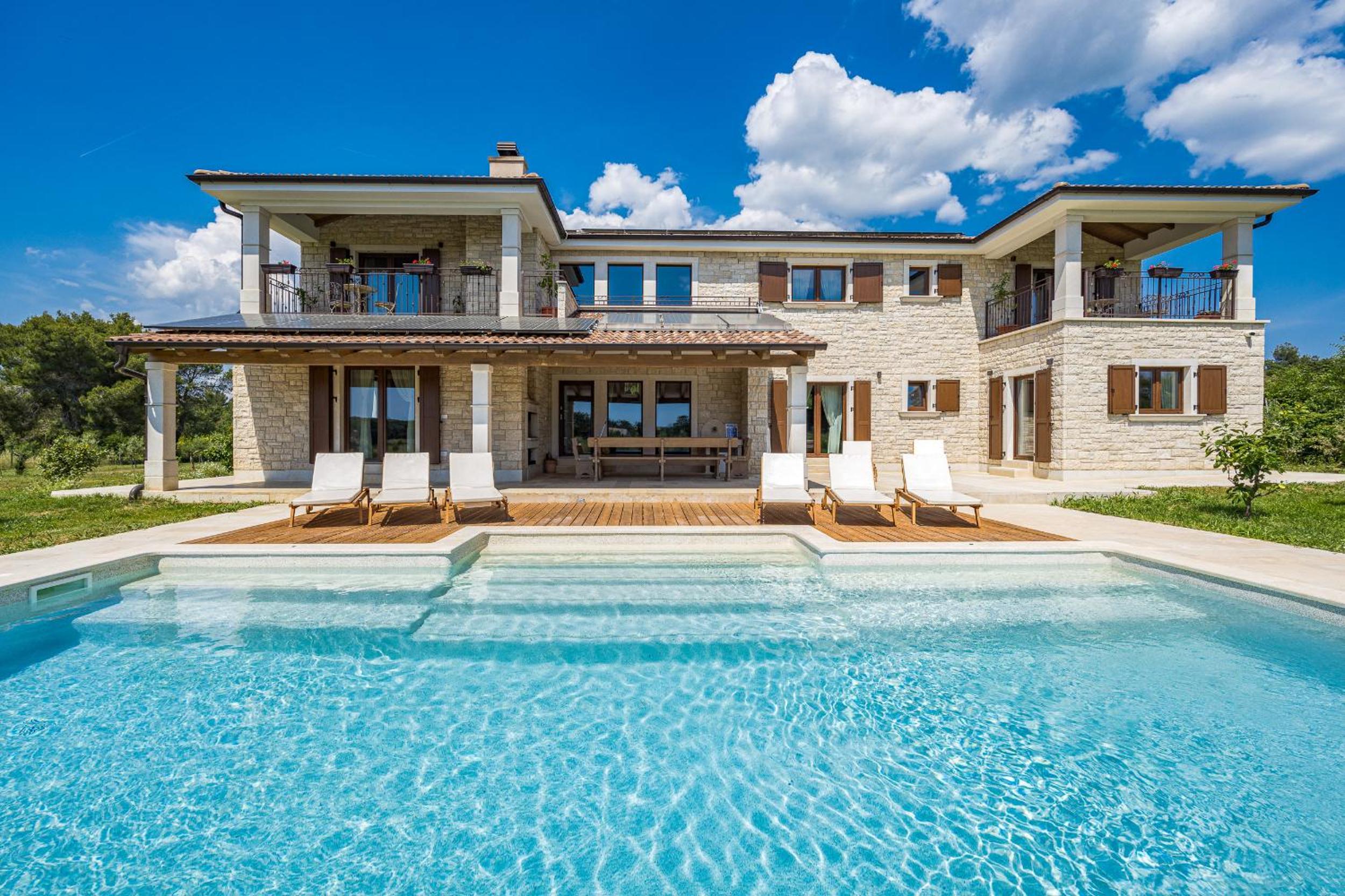 Villa Campagna near Fažana with 7250m2 large garden and sauna view 3