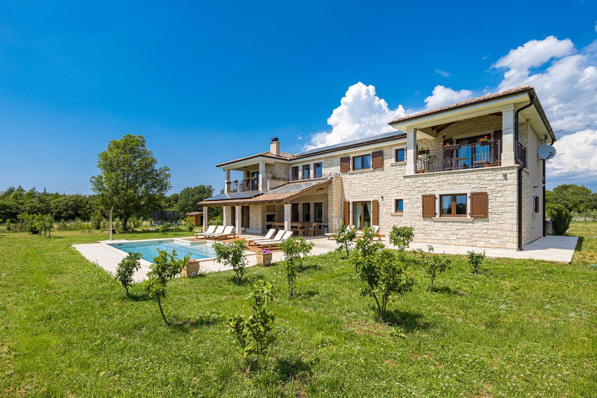 Villa Campagna near Fažana with 7250m2 large garden and sauna view 4