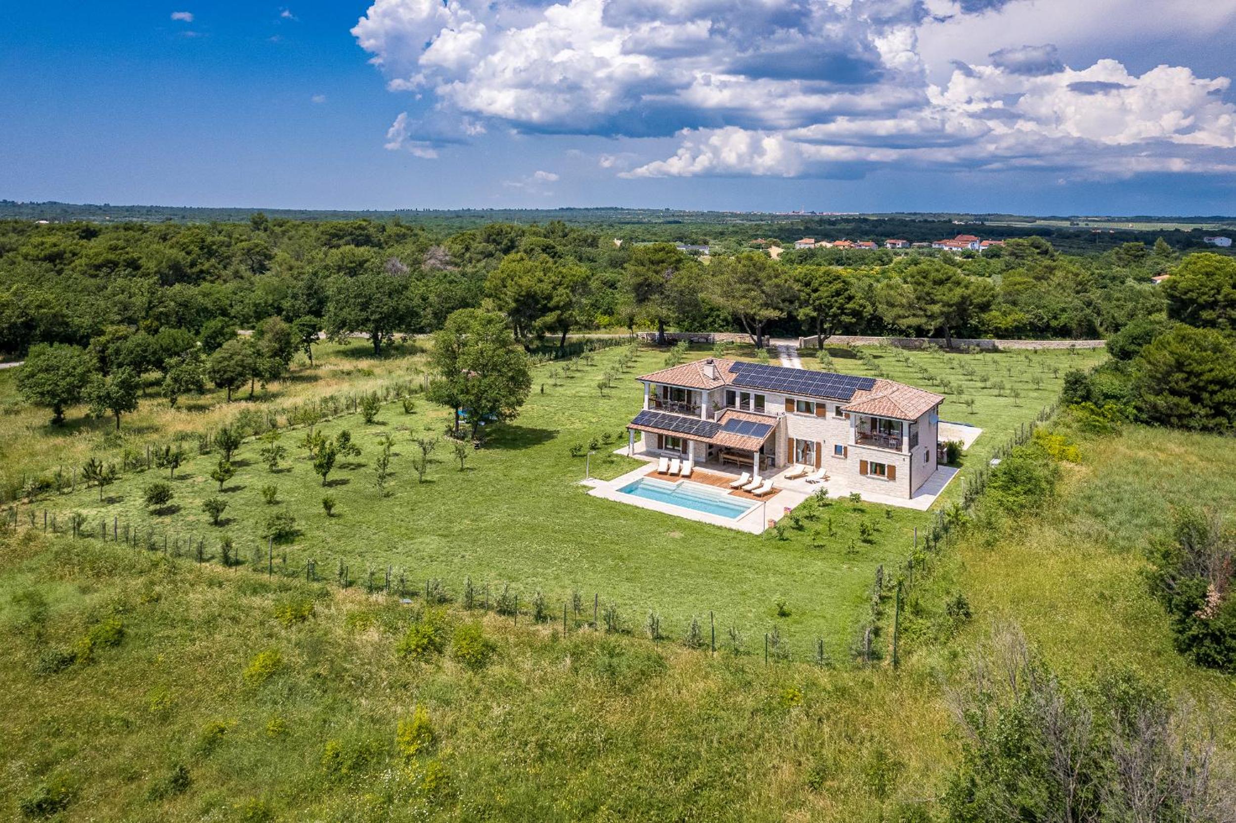 Villa Campagna near Fažana with 7250m2 large garden and sauna view 2